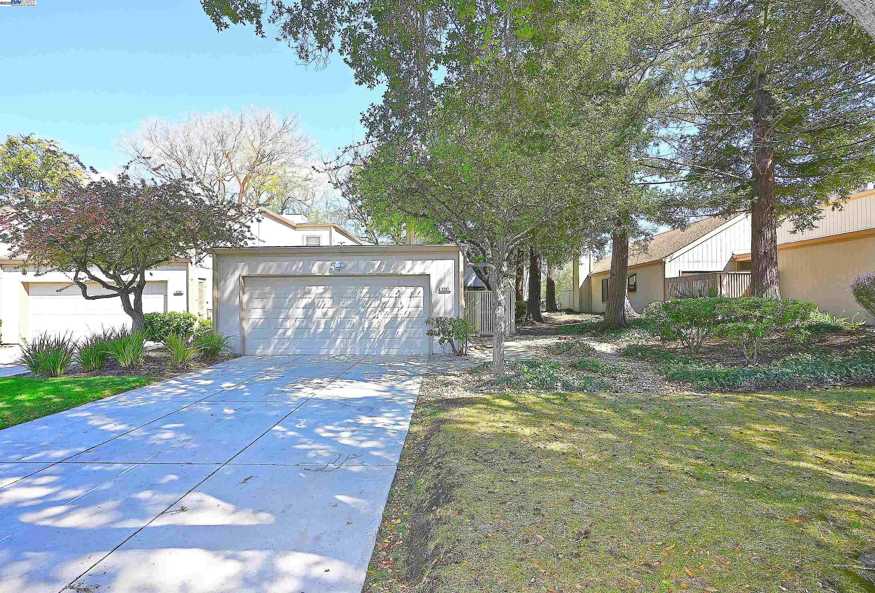 More Details about MLS # 41089853 : 5261 SPRINGDALE AVE