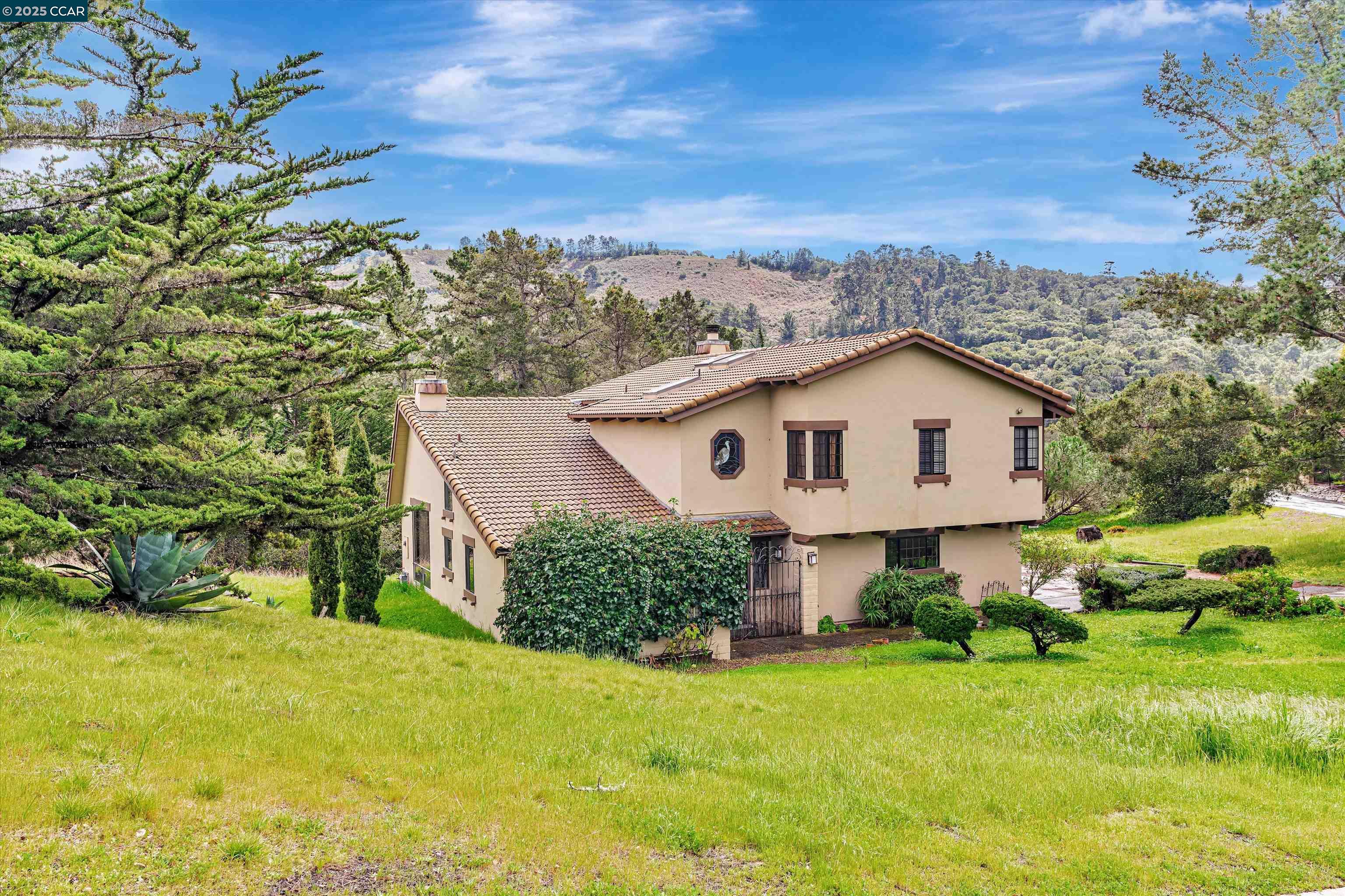 Detail Gallery Image 1 of 48 For 23725 Determine Ln, Monterey,  CA 93940 - 3 Beds | 2 Baths