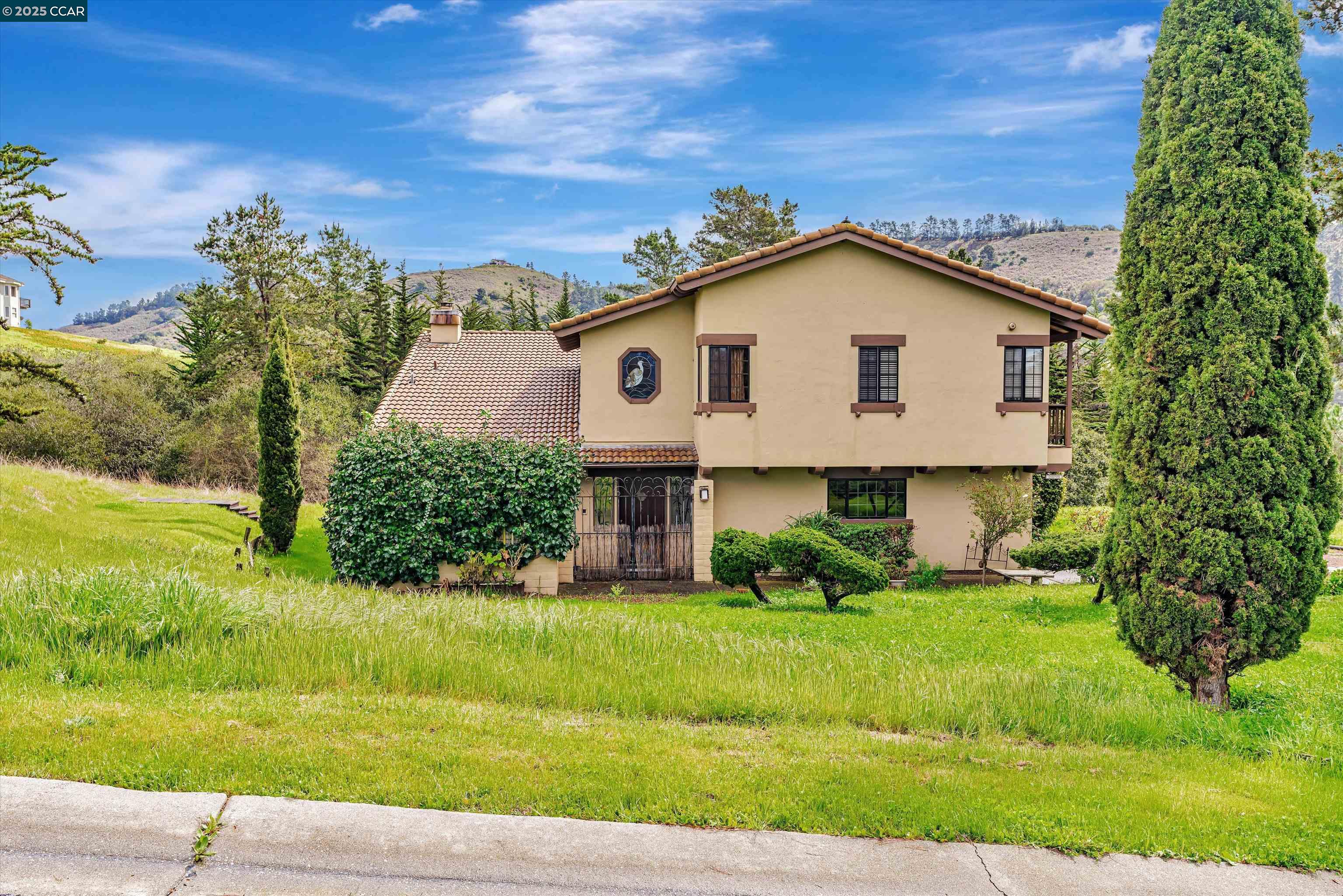 Detail Gallery Image 2 of 48 For 23725 Determine Ln, Monterey,  CA 93940 - 3 Beds | 2 Baths
