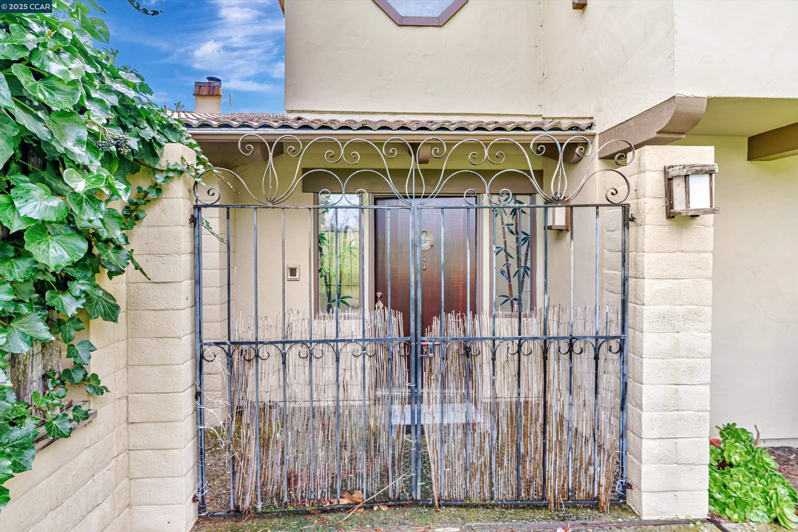 Detail Gallery Image 5 of 48 For 23725 Determine Ln, Monterey,  CA 93940 - 3 Beds | 2 Baths