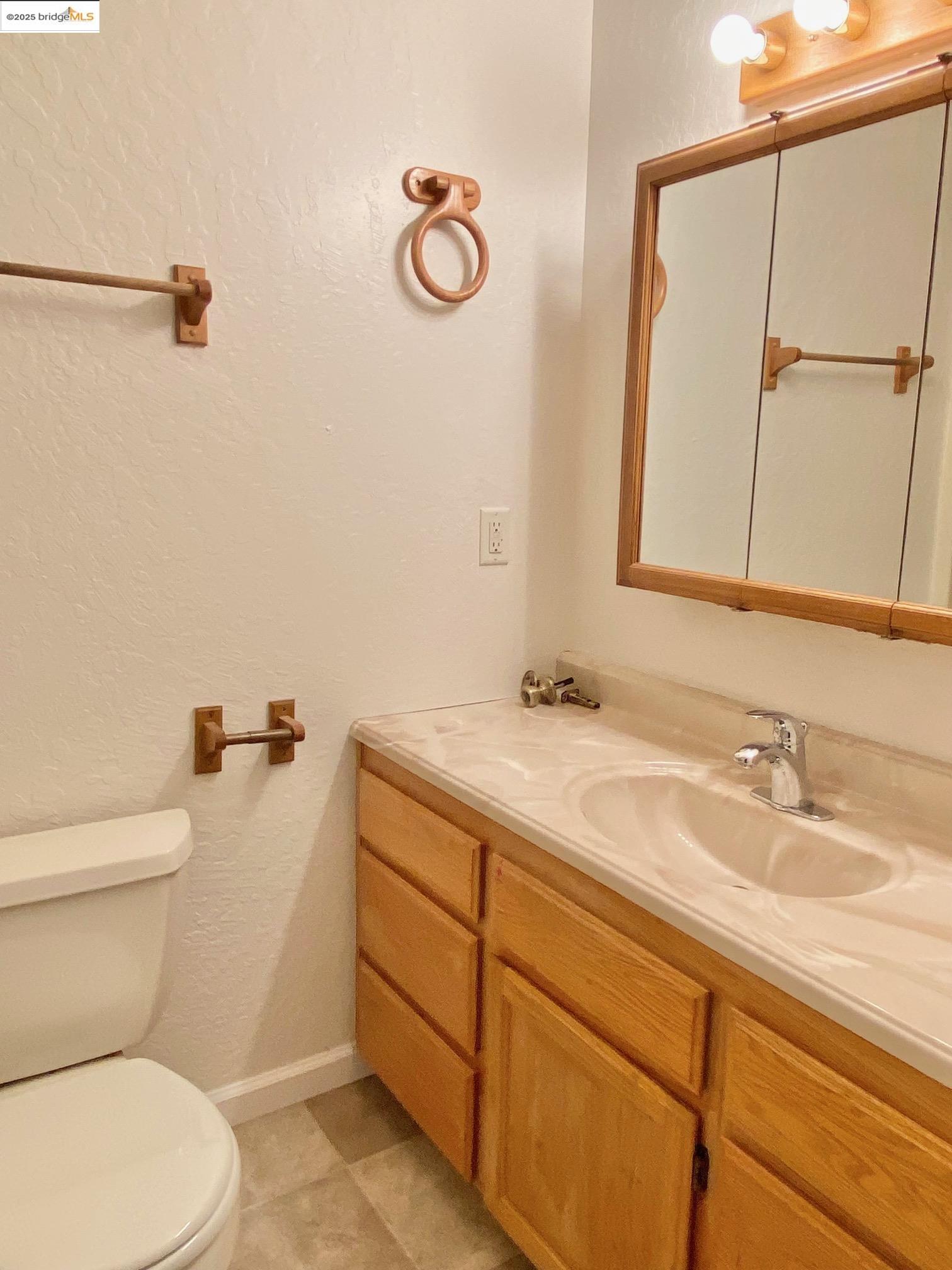 Detail Gallery Image 11 of 54 For 19440 Chaffee Circle, Groveland,  CA 95321-9305 - 4 Beds | 2/1 Baths