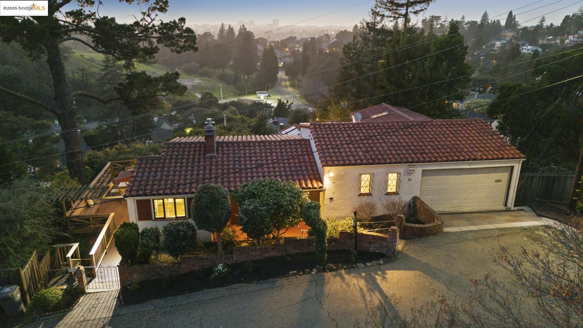 Detail Gallery Image 1 of 1 For 31 Wilding Lane, Oakland,  CA 94618 - 3 Beds | 4 Baths