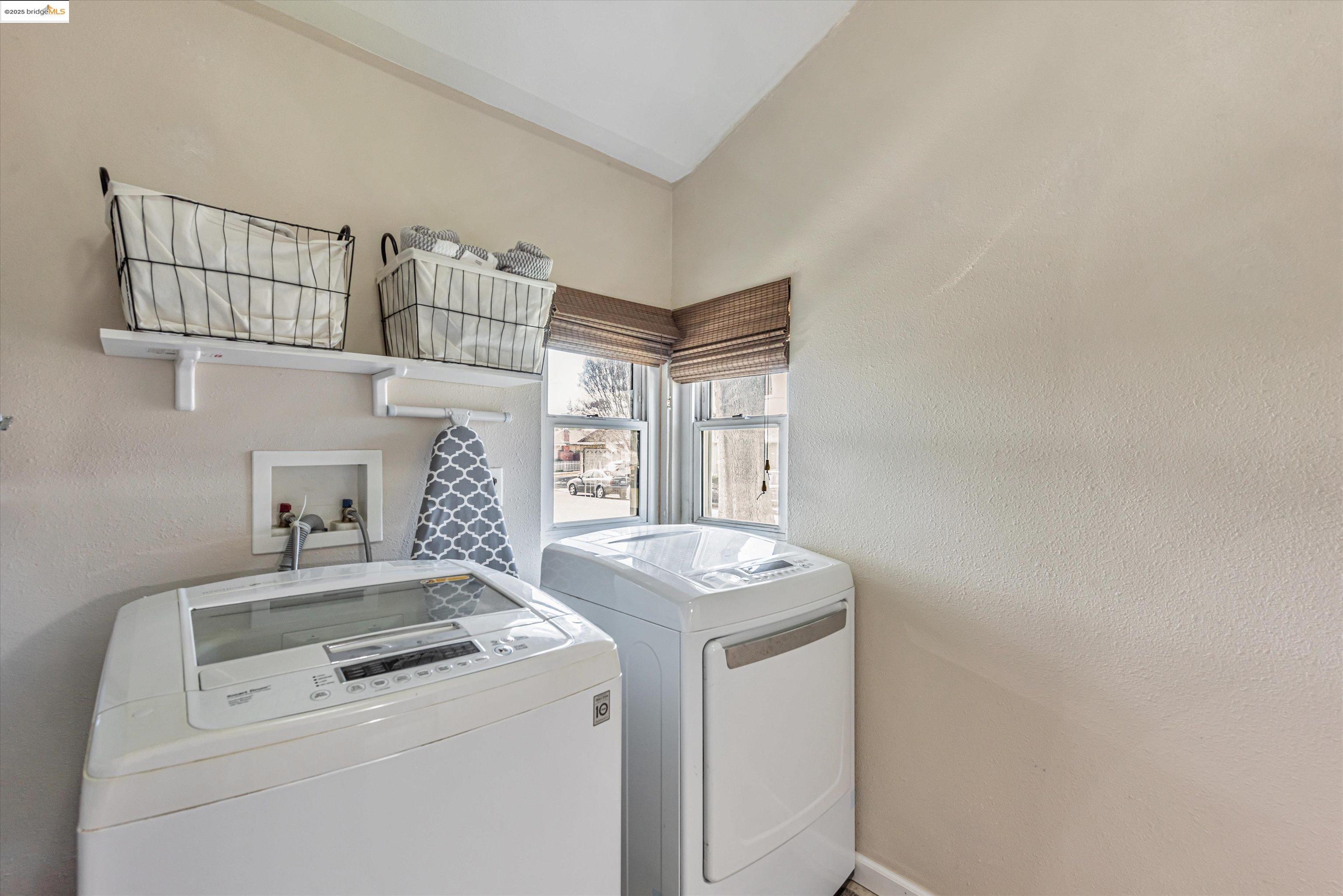 property-img
