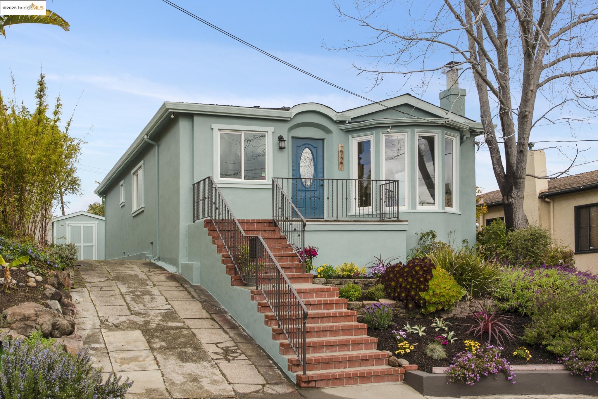 Detail Gallery Image 1 of 1 For 2727 Best Ave., Oakland,  CA 94619 - 3 Beds | 2 Baths