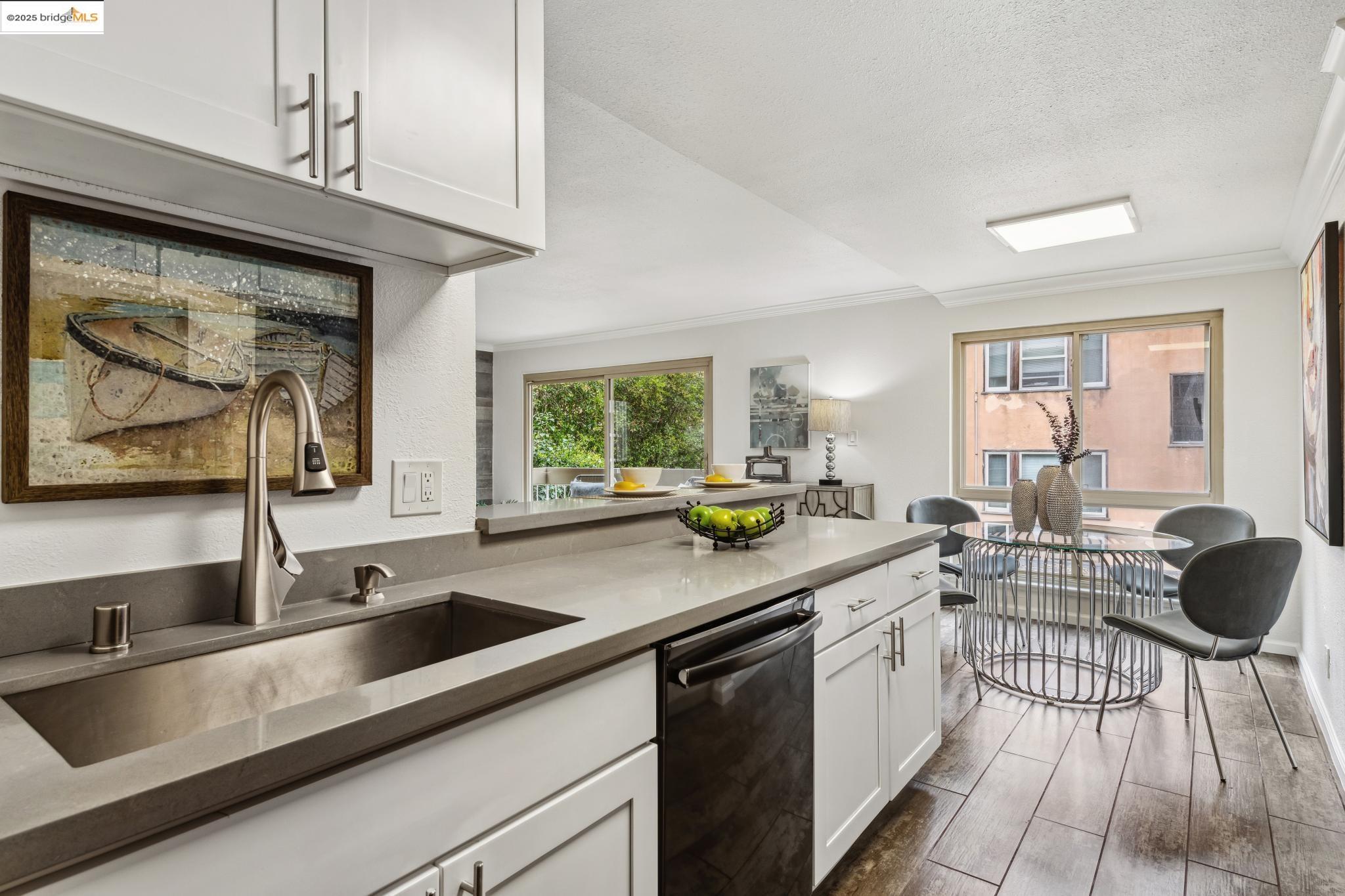 66 Fairmount Ave # 319, Oakland, California 94611, 2 Bedrooms Bedrooms, 4 Rooms Rooms,2 BathroomsBathrooms,Residential,For Sale,66 Fairmount Ave # 319,41089887