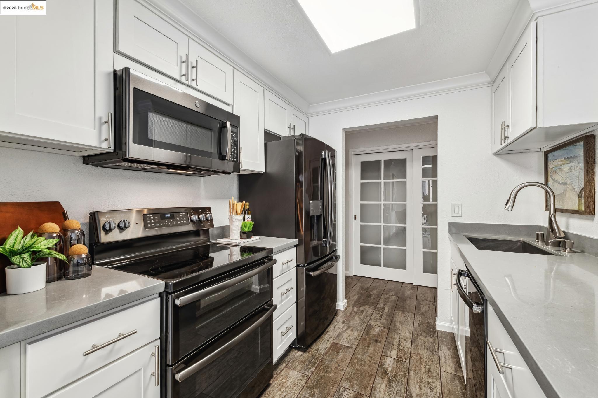 66 Fairmount Ave # 319, Oakland, California 94611, 2 Bedrooms Bedrooms, 4 Rooms Rooms,2 BathroomsBathrooms,Residential,For Sale,66 Fairmount Ave # 319,41089887