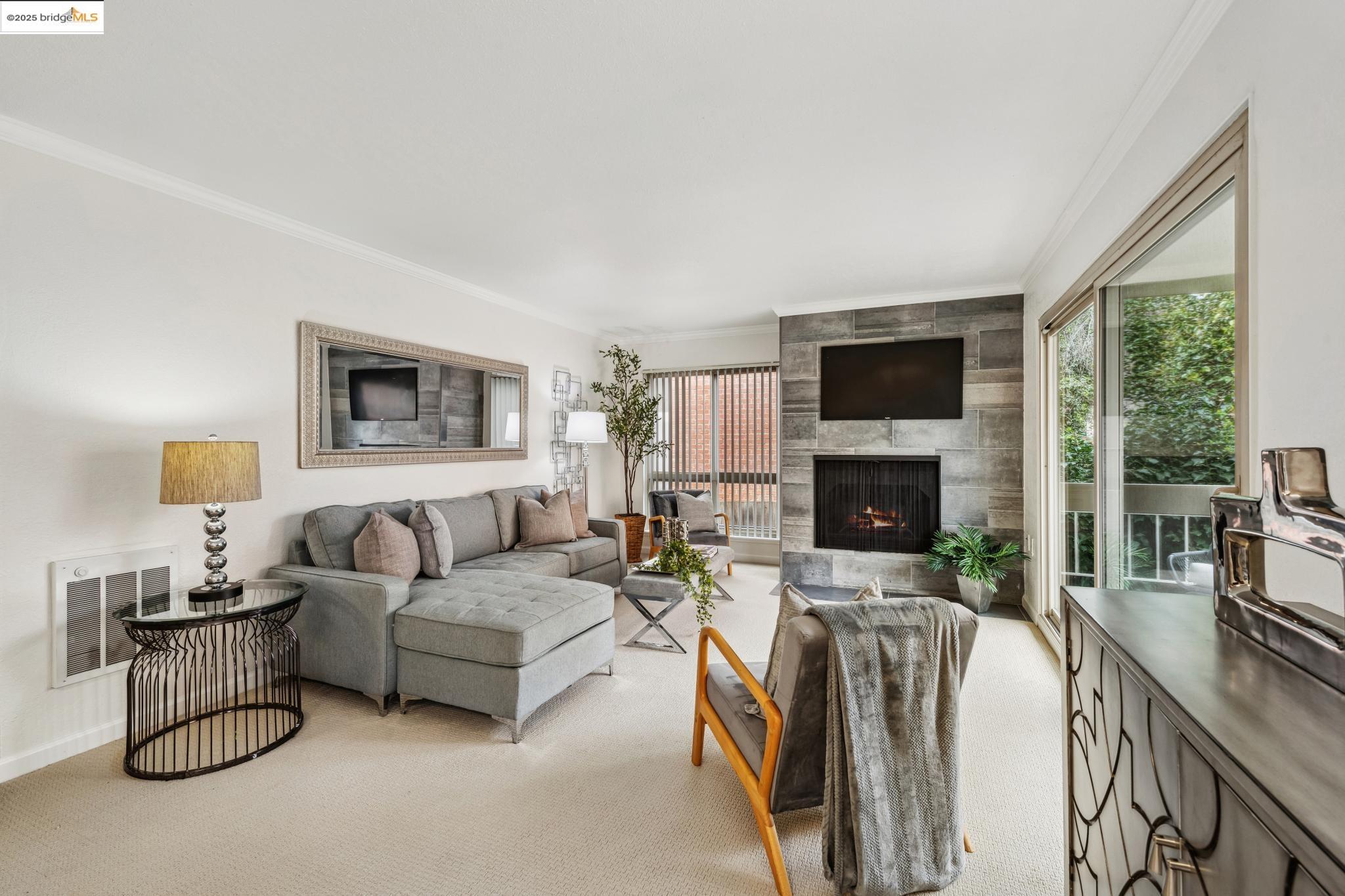 66 Fairmount Ave # 319, Oakland, California 94611, 2 Bedrooms Bedrooms, 4 Rooms Rooms,2 BathroomsBathrooms,Residential,For Sale,66 Fairmount Ave # 319,41089887