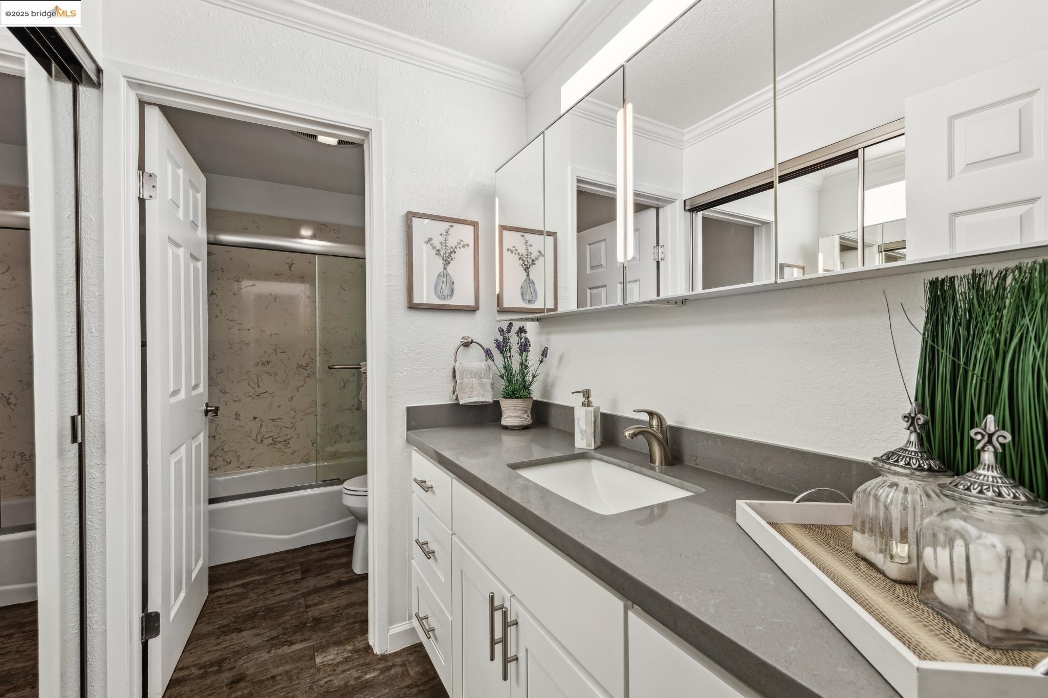 66 Fairmount Ave # 319, Oakland, California 94611, 2 Bedrooms Bedrooms, 4 Rooms Rooms,2 BathroomsBathrooms,Residential,For Sale,66 Fairmount Ave # 319,41089887