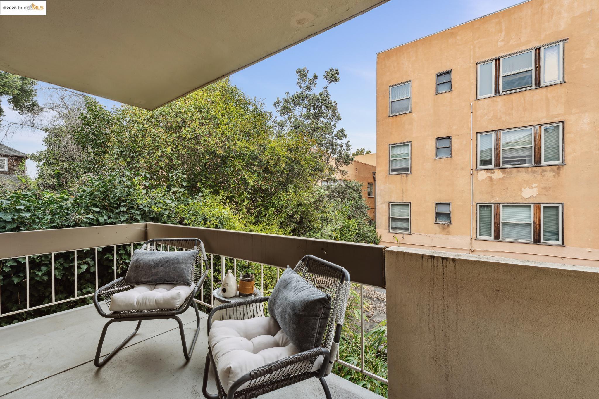 66 Fairmount Ave # 319, Oakland, California 94611, 2 Bedrooms Bedrooms, 4 Rooms Rooms,2 BathroomsBathrooms,Residential,For Sale,66 Fairmount Ave # 319,41089887