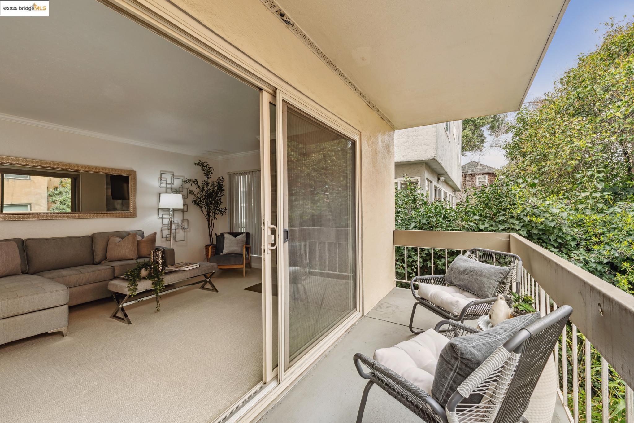 66 Fairmount Ave # 319, Oakland, California 94611, 2 Bedrooms Bedrooms, 4 Rooms Rooms,2 BathroomsBathrooms,Residential,For Sale,66 Fairmount Ave # 319,41089887