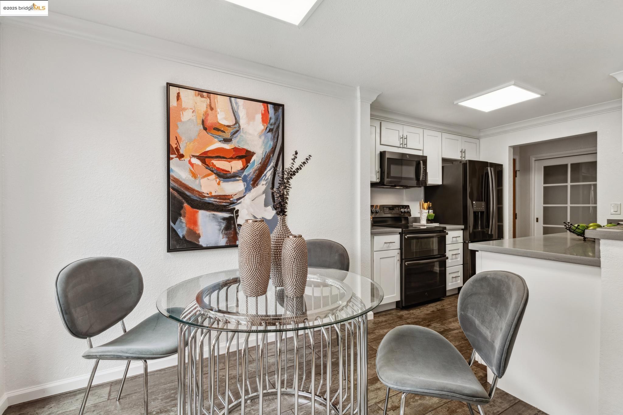 66 Fairmount Ave # 319, Oakland, California 94611, 2 Bedrooms Bedrooms, 4 Rooms Rooms,2 BathroomsBathrooms,Residential,For Sale,66 Fairmount Ave # 319,41089887