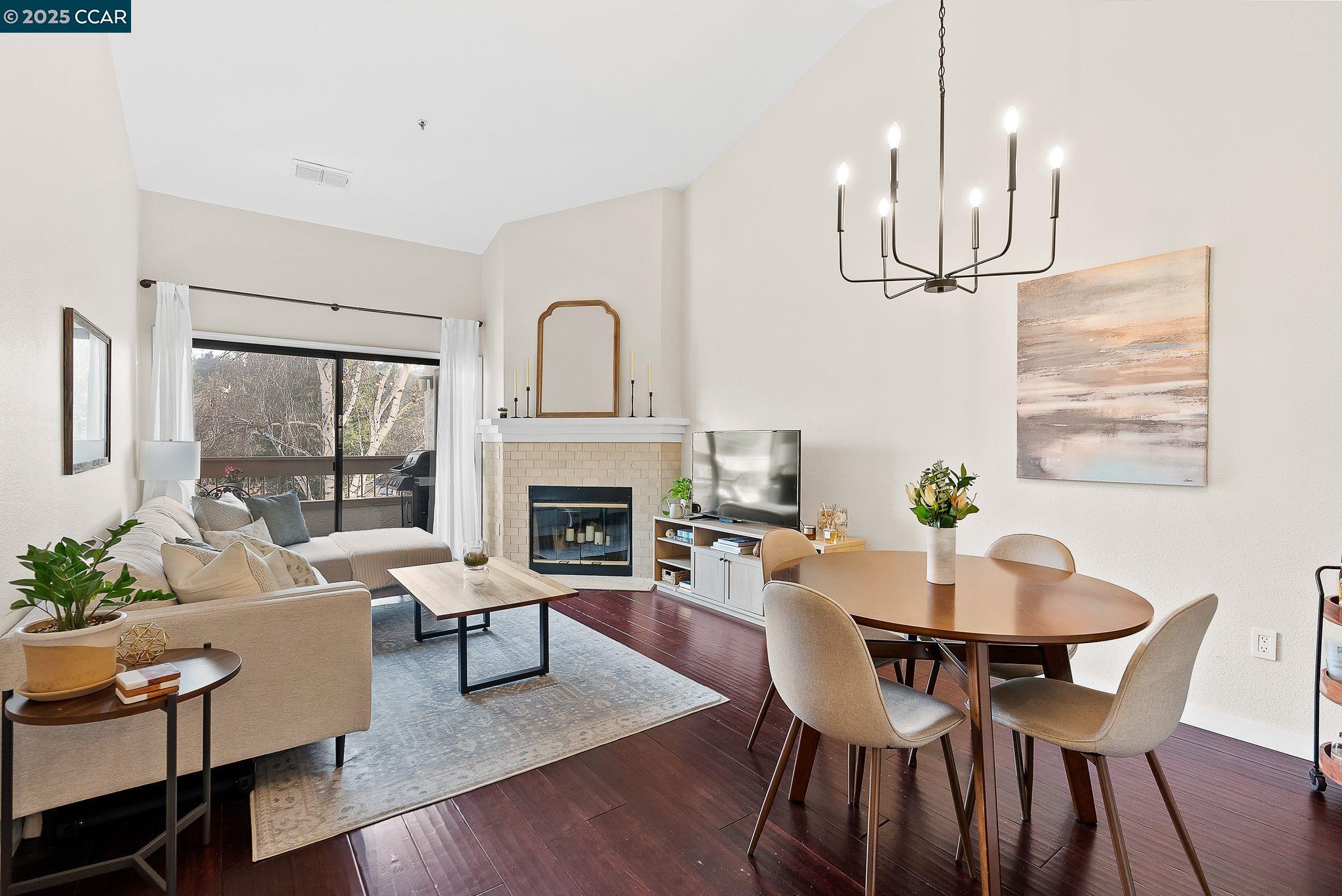 Detail Gallery Image 1 of 1 For 1233 S Villa Way, Walnut Creek,  CA 94595 - 2 Beds | 2 Baths