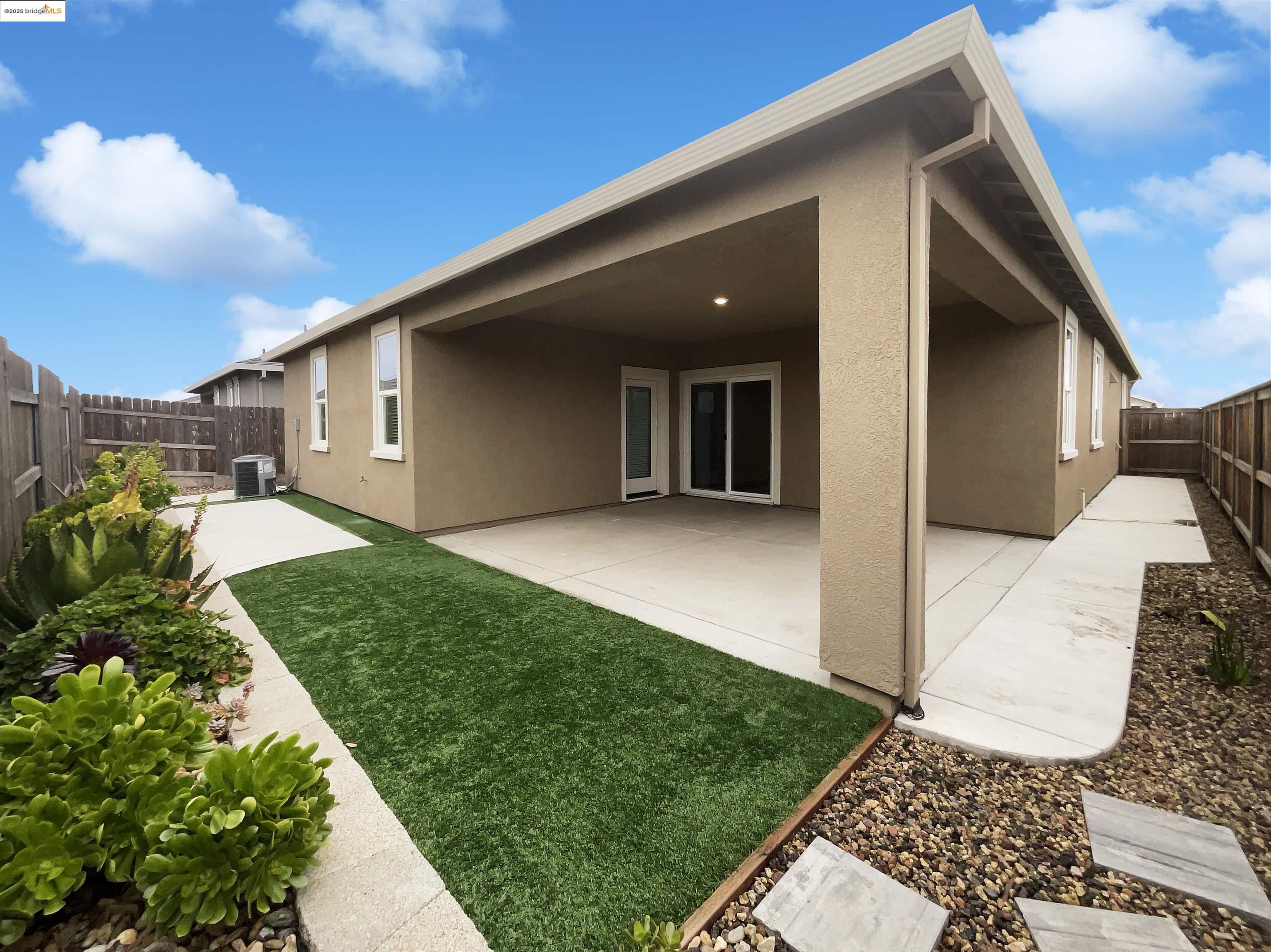 Detail Gallery Image 8 of 32 For 2211 Reunion Ln, Rio Vista,  CA 94571 - 2 Beds | 2 Baths