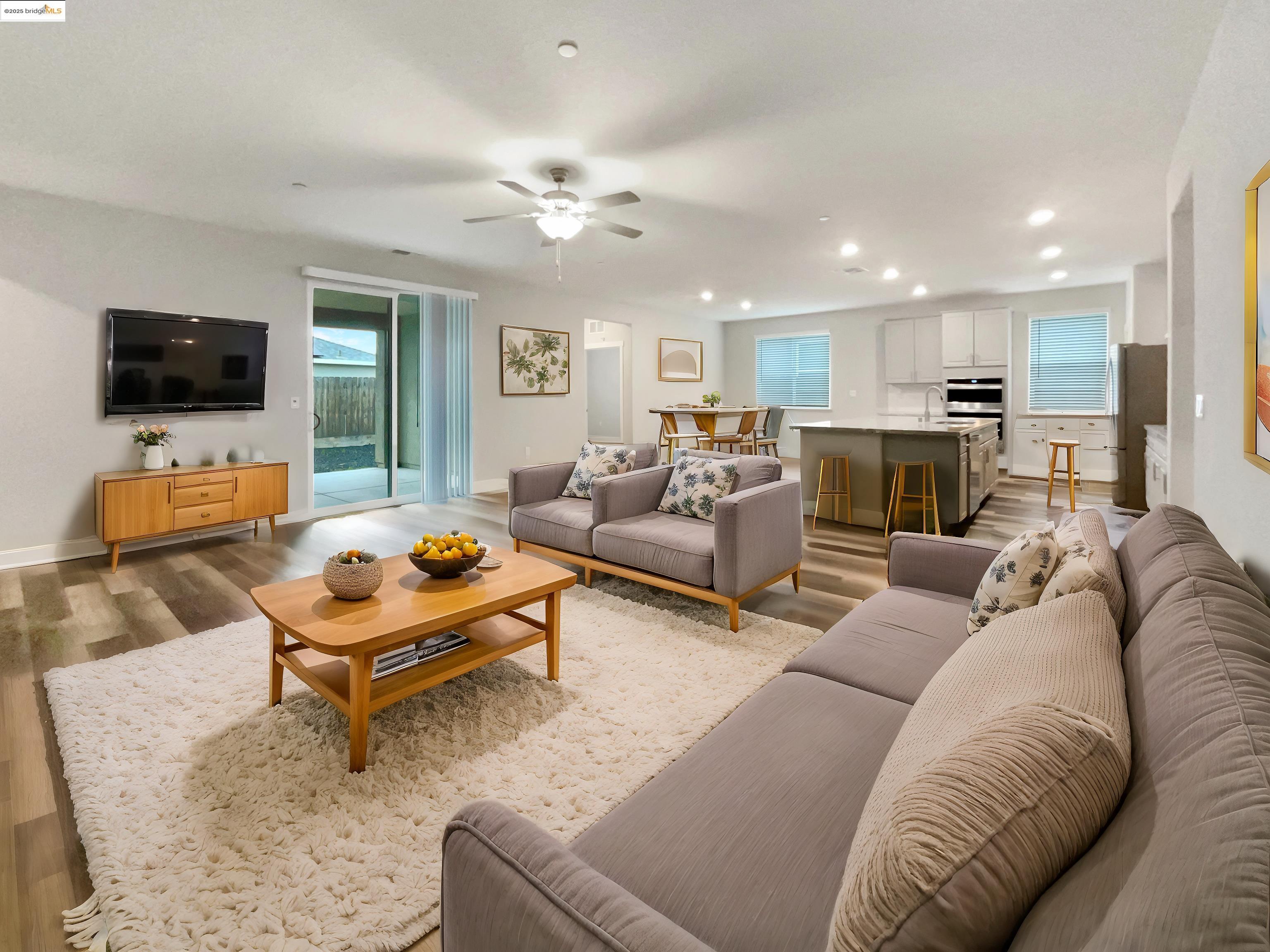 Detail Gallery Image 2 of 43 For 2066 Espana Ln, Rio Vista,  CA 94571 - 3 Beds | 3 Baths