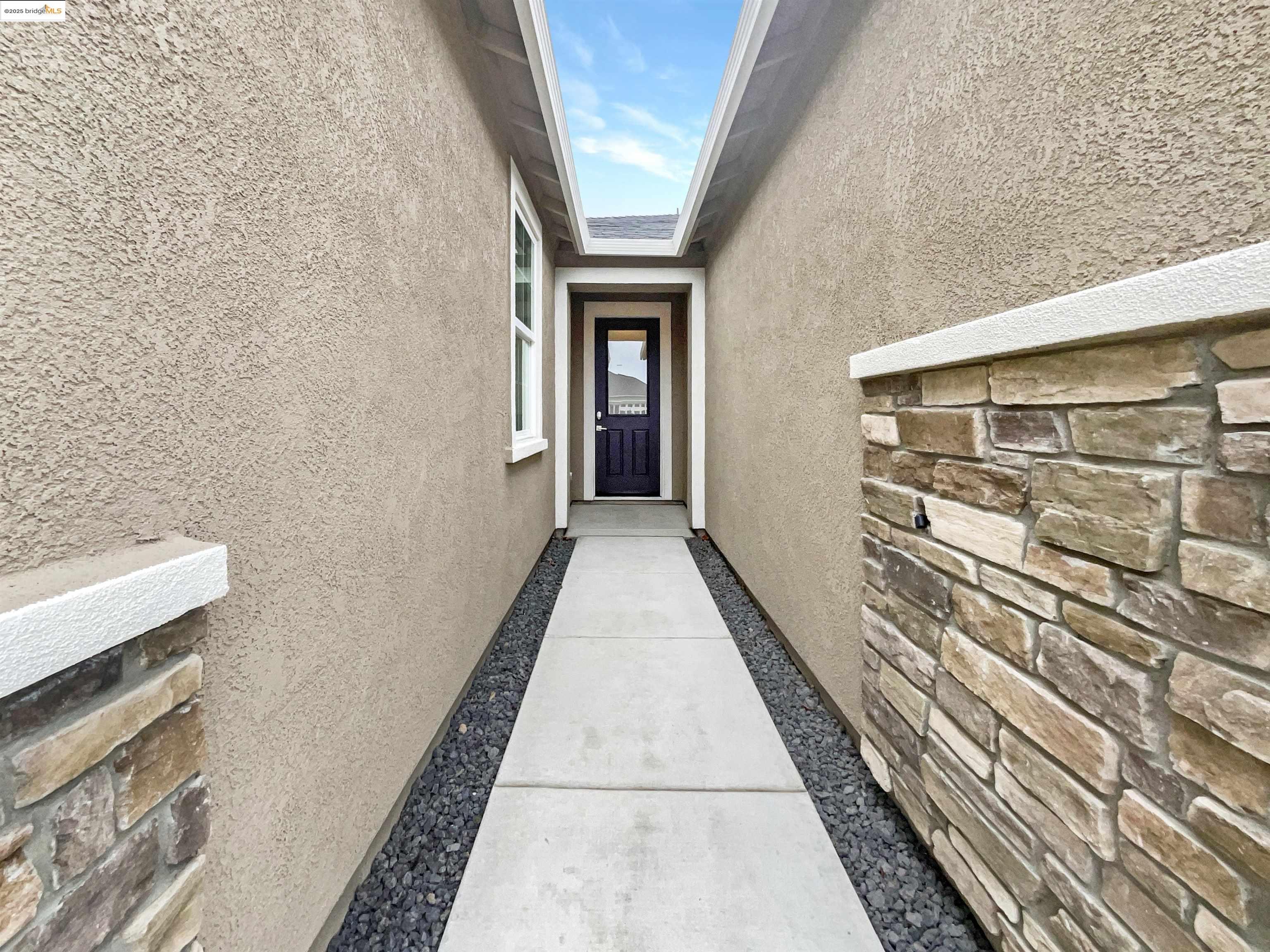 Detail Gallery Image 11 of 43 For 2066 Espana Ln, Rio Vista,  CA 94571 - 3 Beds | 3 Baths