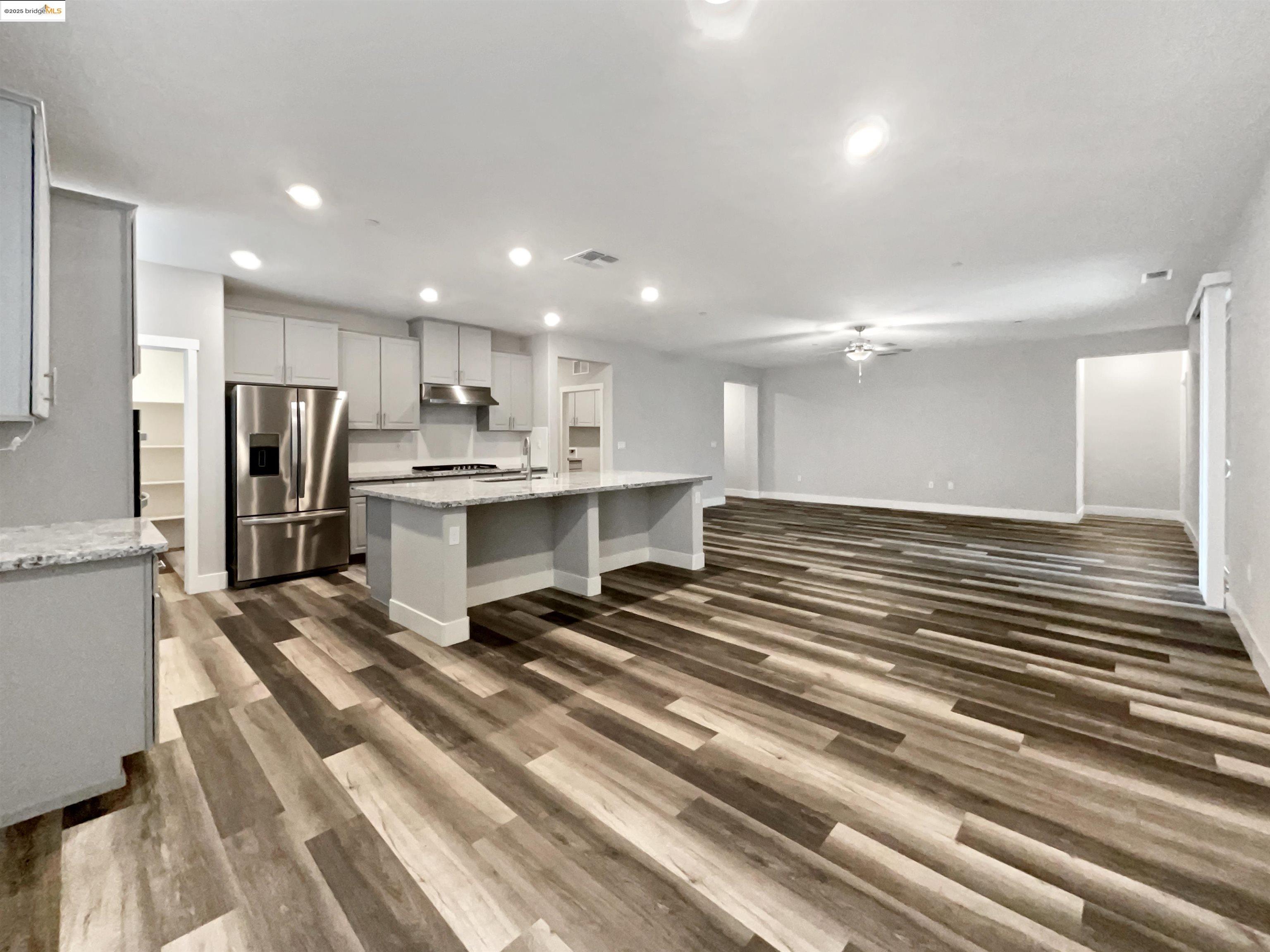 Detail Gallery Image 19 of 43 For 2066 Espana Ln, Rio Vista,  CA 94571 - 3 Beds | 3 Baths
