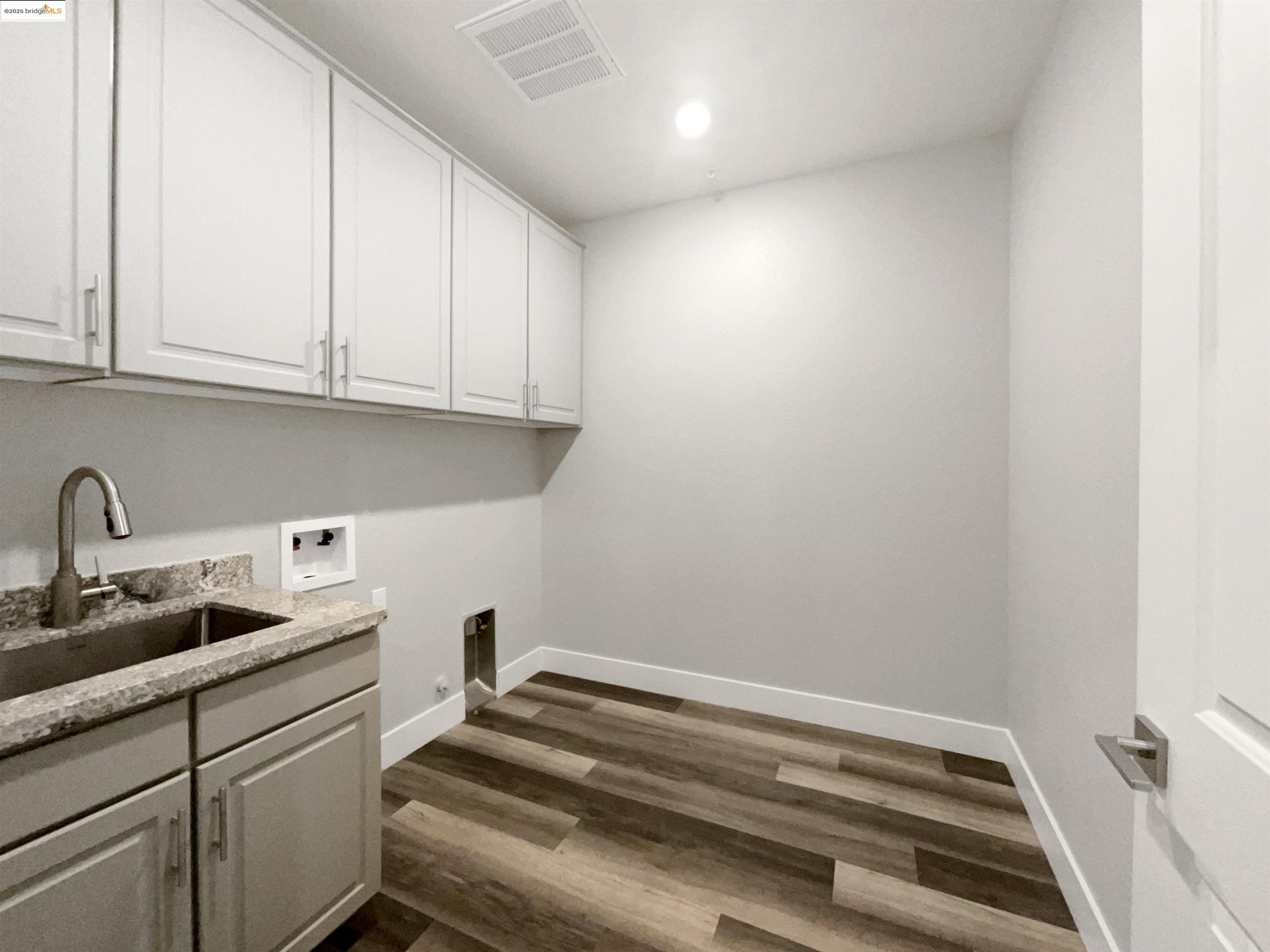 Detail Gallery Image 24 of 43 For 2066 Espana Ln, Rio Vista,  CA 94571 - 3 Beds | 3 Baths