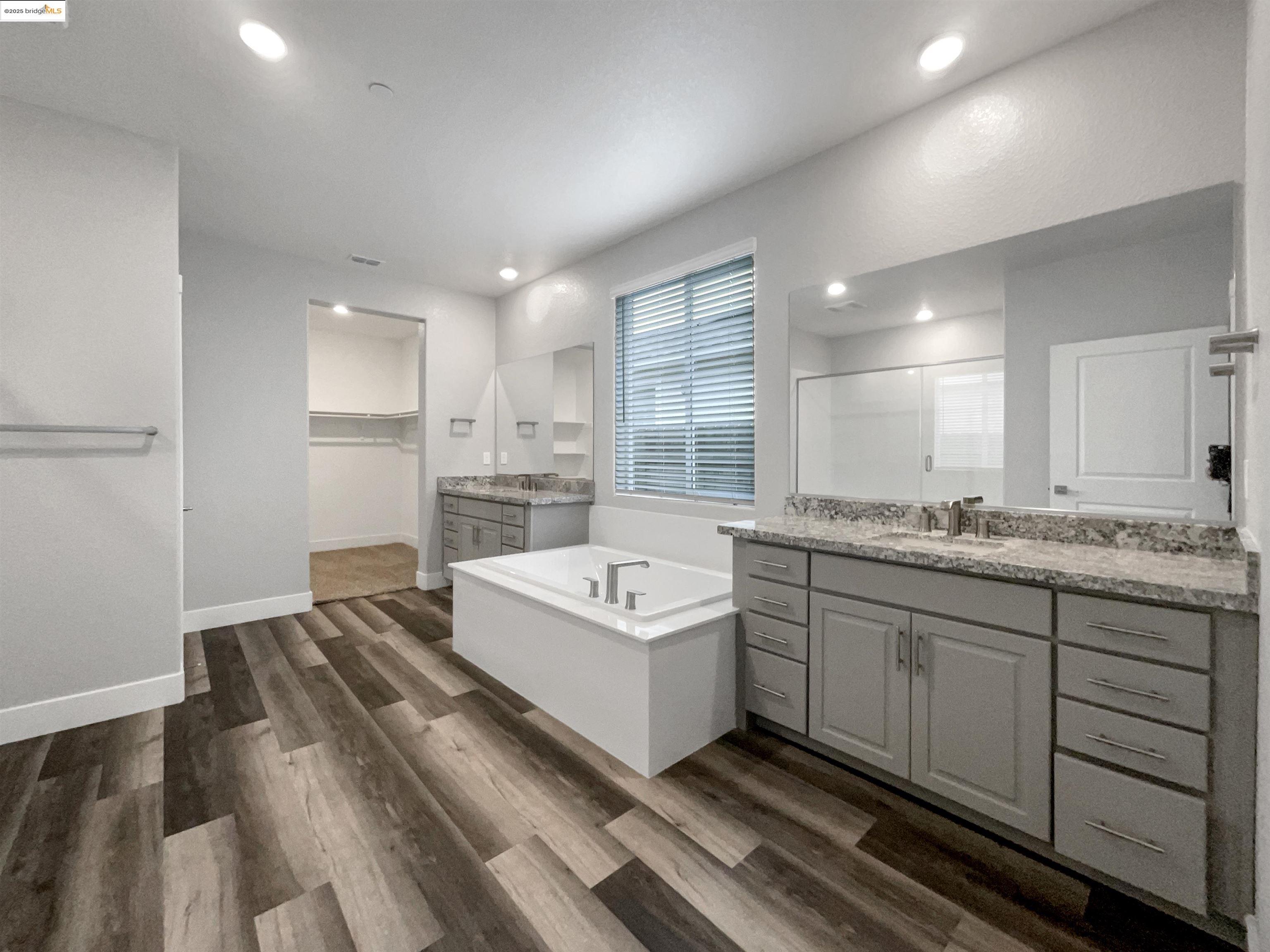 Detail Gallery Image 33 of 43 For 2066 Espana Ln, Rio Vista,  CA 94571 - 3 Beds | 3 Baths