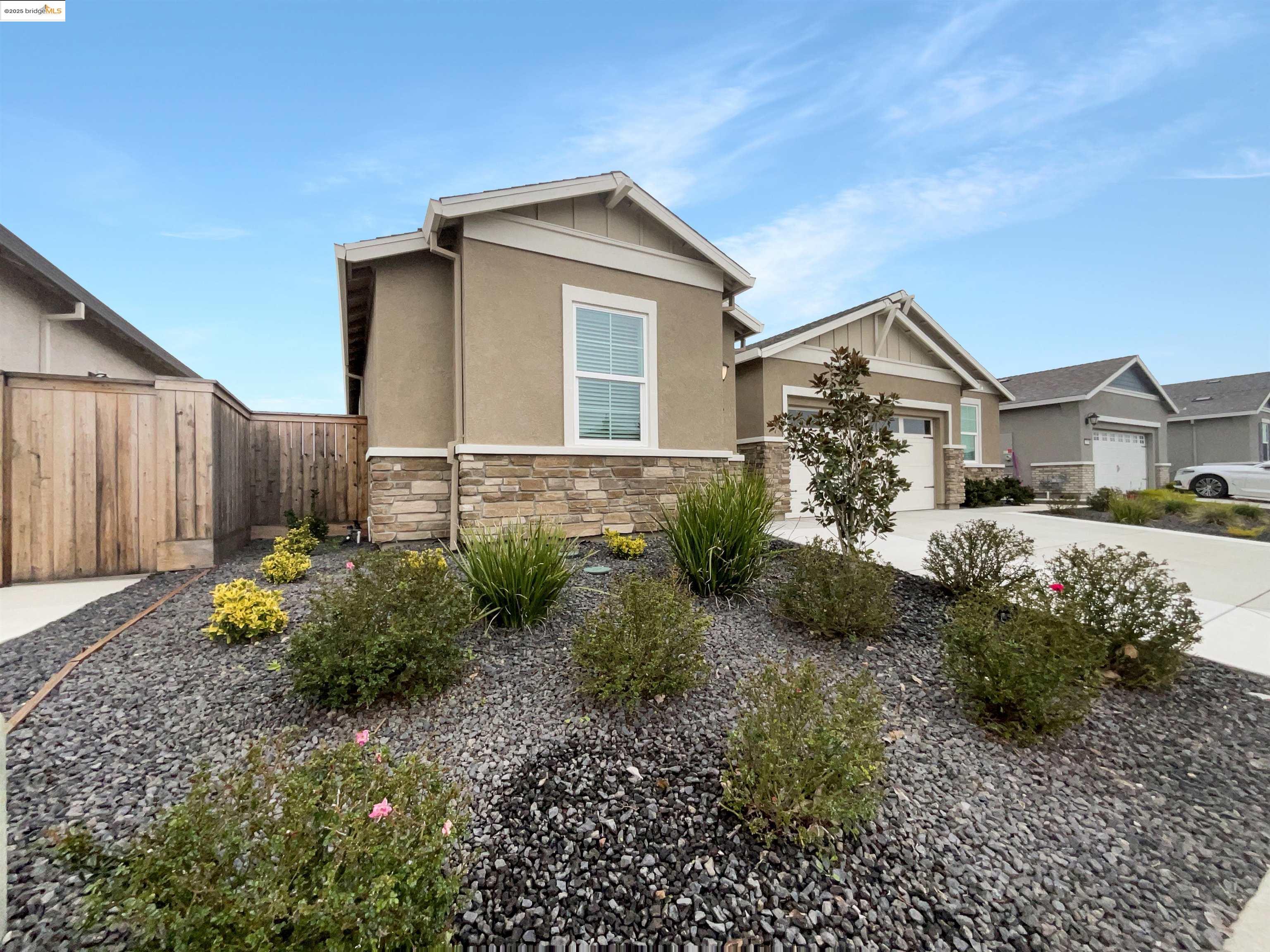 Detail Gallery Image 9 of 43 For 2066 Espana Ln, Rio Vista,  CA 94571 - 3 Beds | 3 Baths