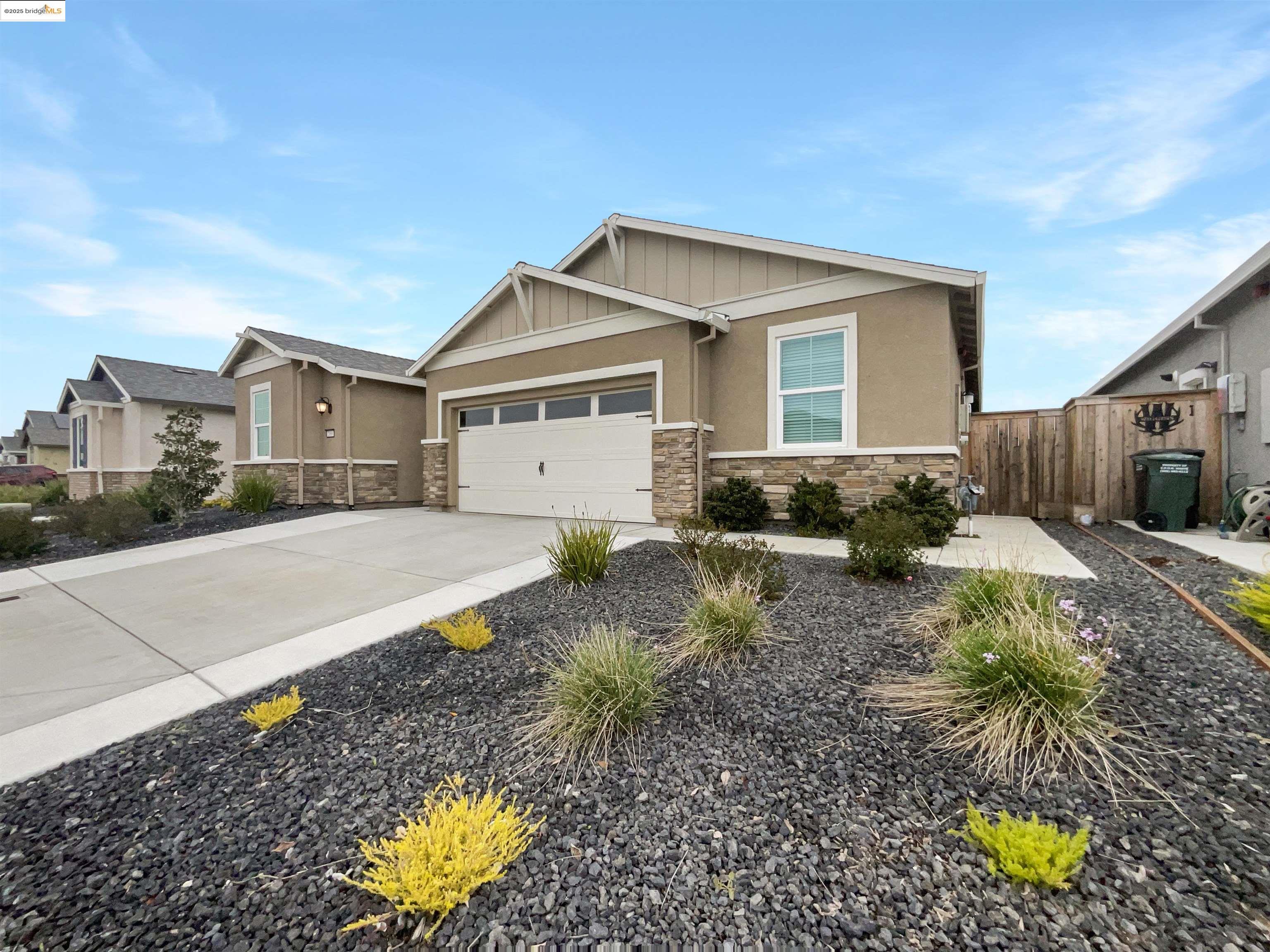 Detail Gallery Image 10 of 43 For 2066 Espana Ln, Rio Vista,  CA 94571 - 3 Beds | 3 Baths