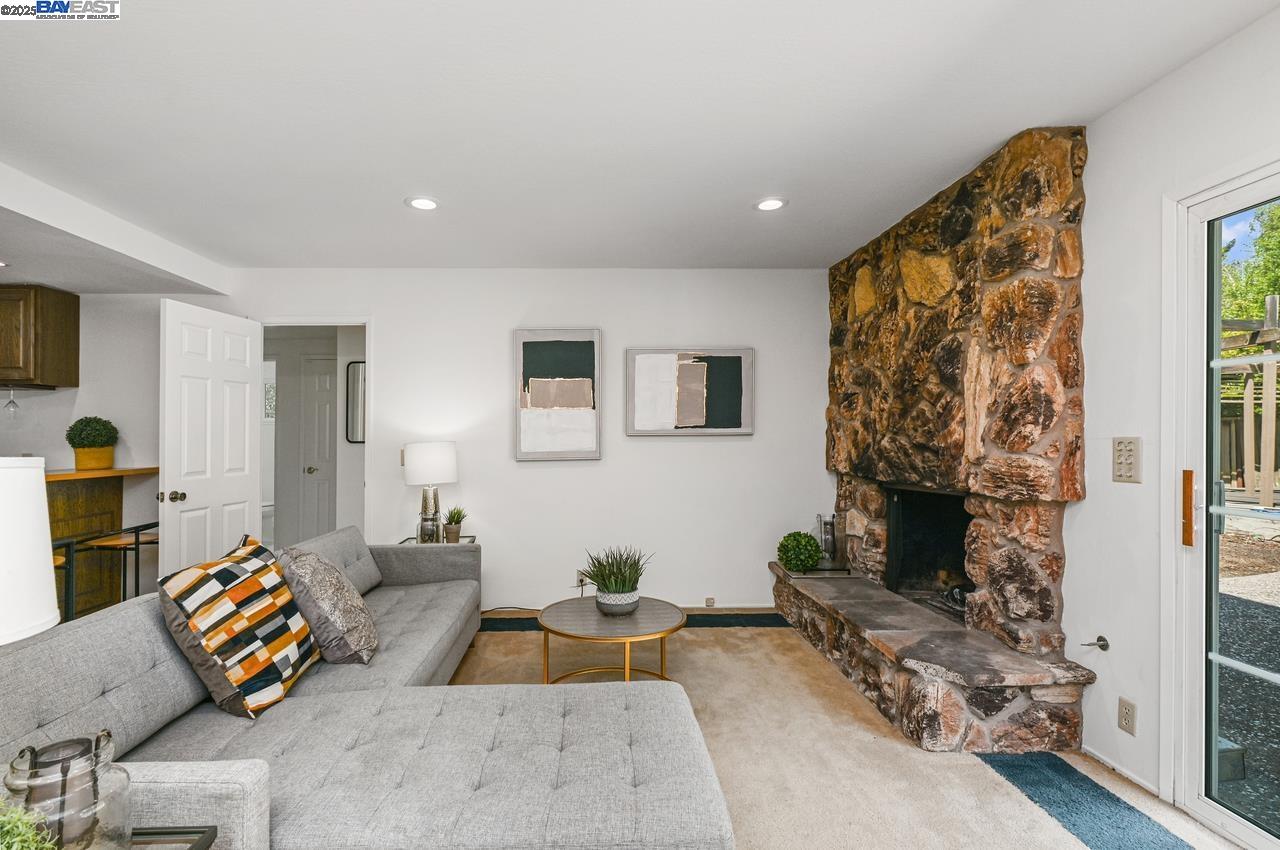 Detail Gallery Image 14 of 45 For 351 Castenada Ct, Danville,  CA 94526 - 4 Beds | 3 Baths