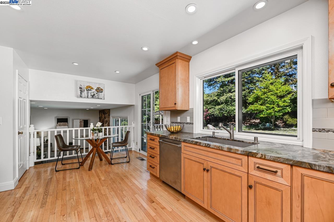 Detail Gallery Image 15 of 45 For 351 Castenada Ct, Danville,  CA 94526 - 4 Beds | 3 Baths