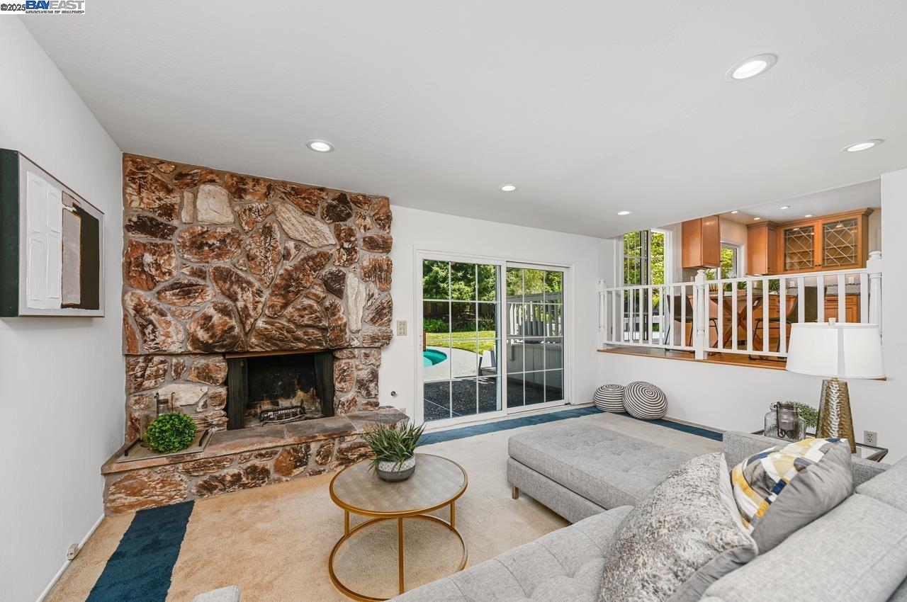 Detail Gallery Image 17 of 45 For 351 Castenada Ct, Danville,  CA 94526 - 4 Beds | 3 Baths