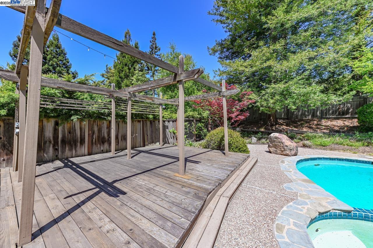 Detail Gallery Image 39 of 45 For 351 Castenada Ct, Danville,  CA 94526 - 4 Beds | 3 Baths