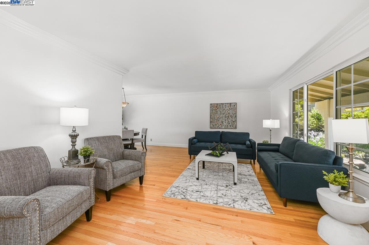Detail Gallery Image 6 of 45 For 351 Castenada Ct, Danville,  CA 94526 - 4 Beds | 3 Baths