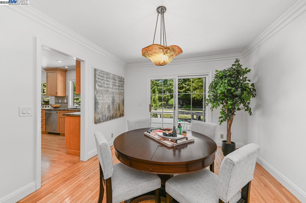 Detail Gallery Image 9 of 45 For 351 Castenada Ct, Danville,  CA 94526 - 4 Beds | 3 Baths