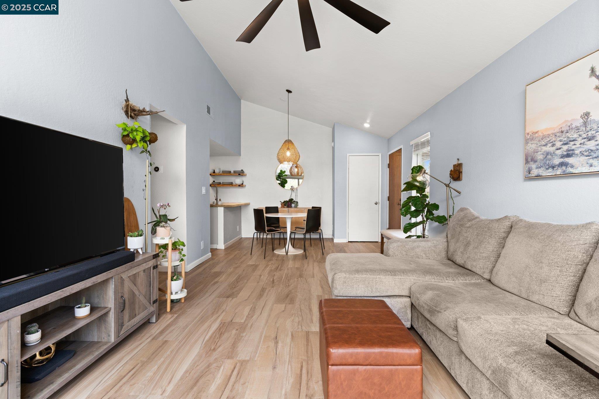 Photo #5: 41089923 Listing 