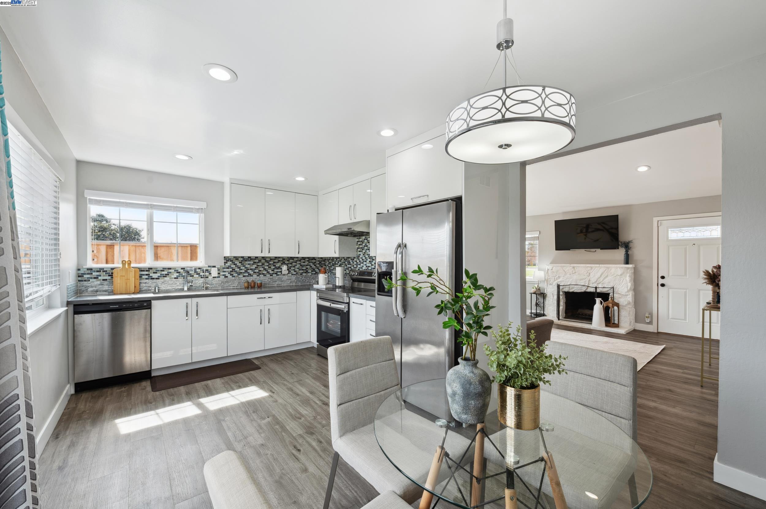 Detail Gallery Image 12 of 33 For 1300 Cirolero St, Milpitas,  CA 95035 - 3 Beds | 2 Baths