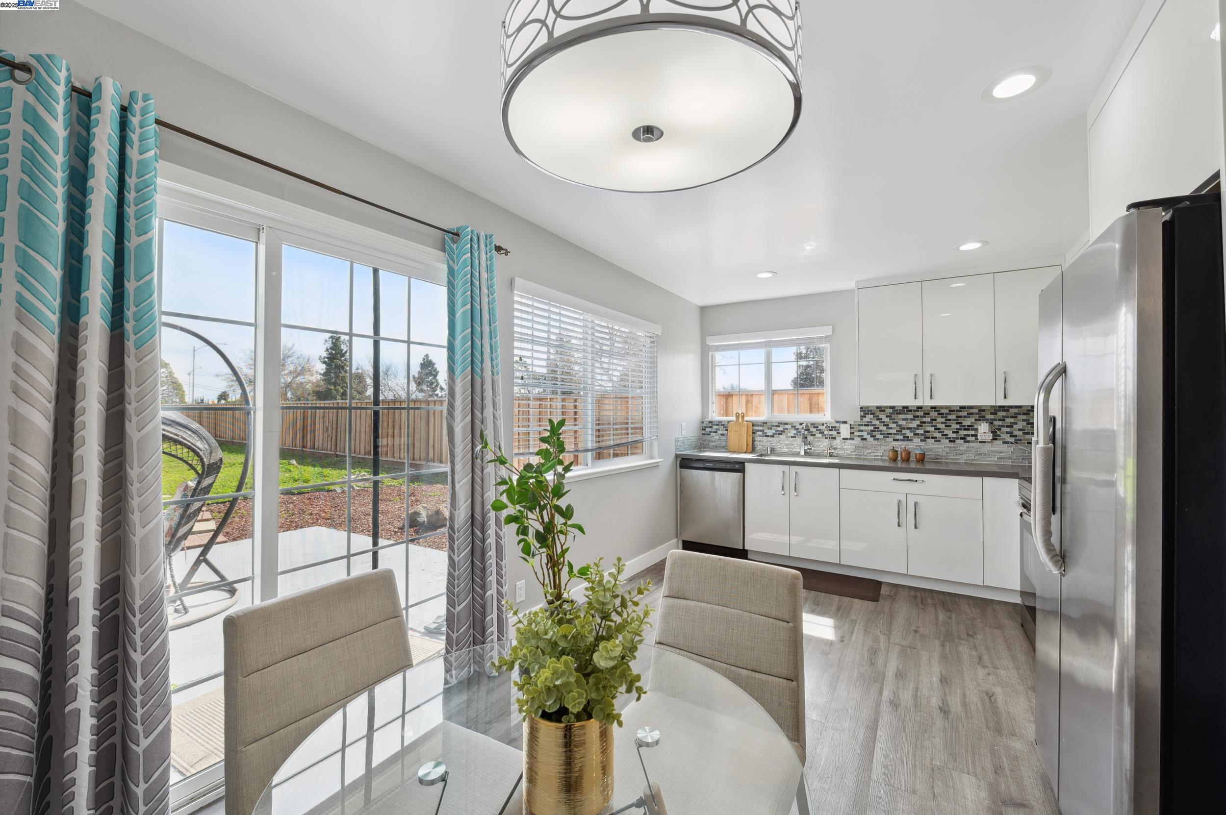Detail Gallery Image 14 of 33 For 1300 Cirolero St, Milpitas,  CA 95035 - 3 Beds | 2 Baths