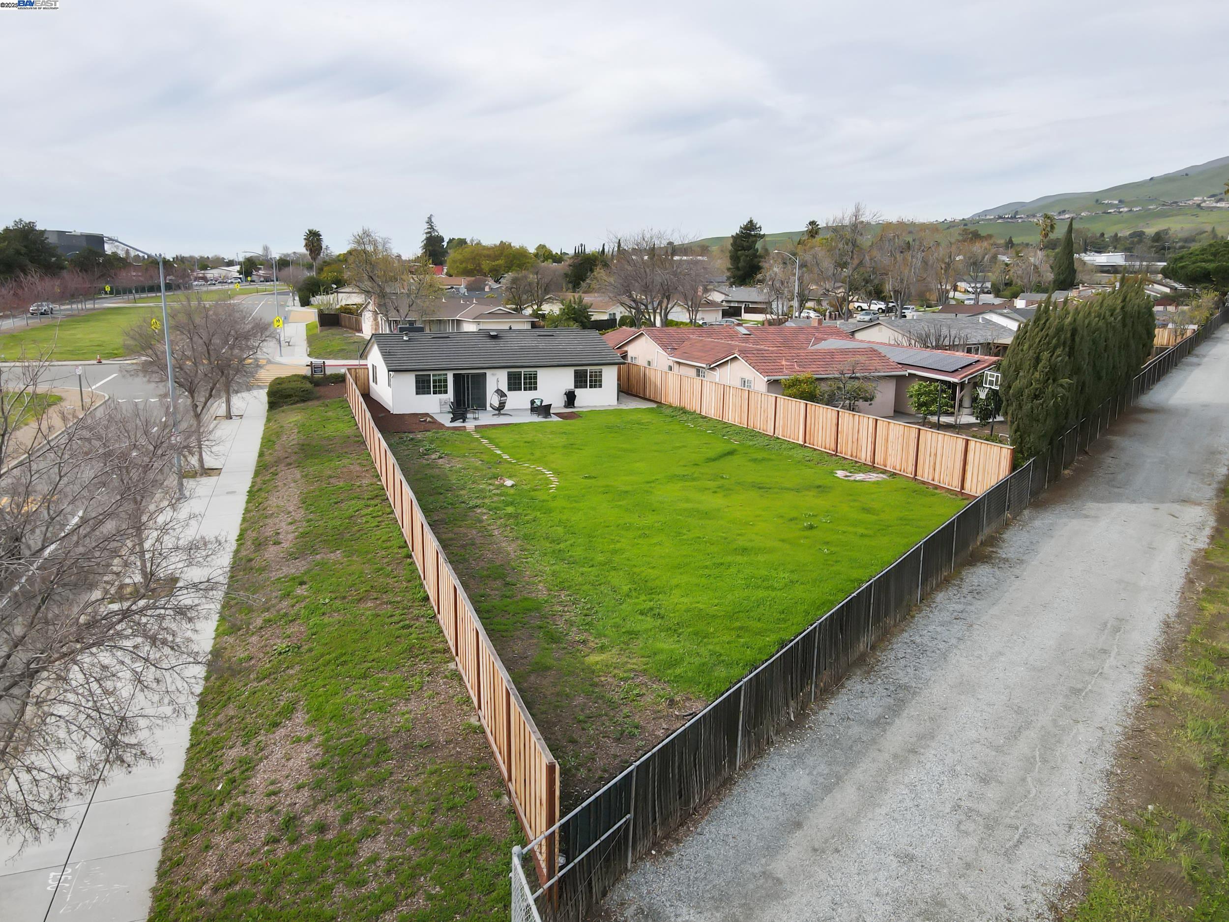 Detail Gallery Image 26 of 33 For 1300 Cirolero St, Milpitas,  CA 95035 - 3 Beds | 2 Baths