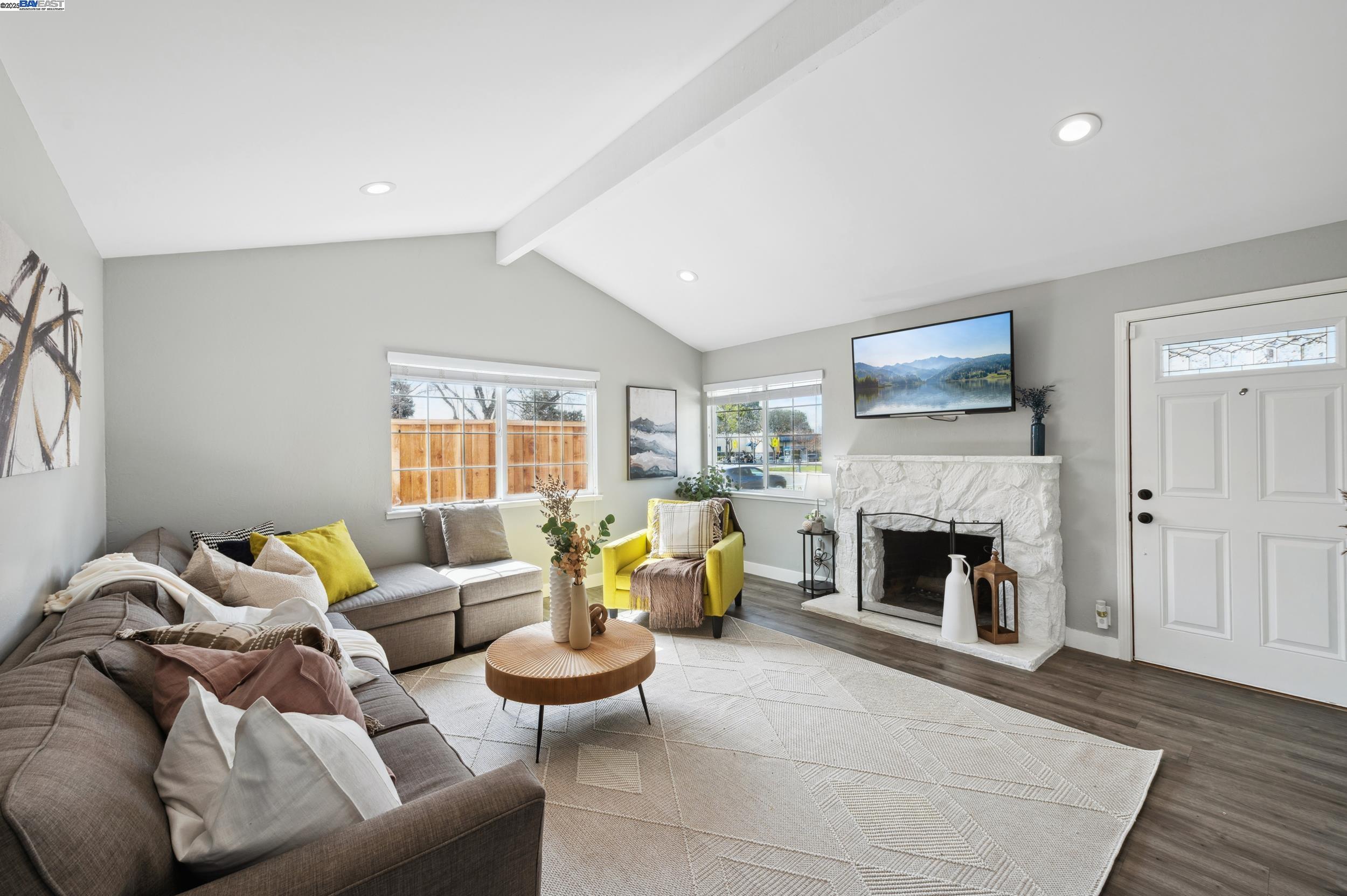 Detail Gallery Image 6 of 33 For 1300 Cirolero St, Milpitas,  CA 95035 - 3 Beds | 2 Baths