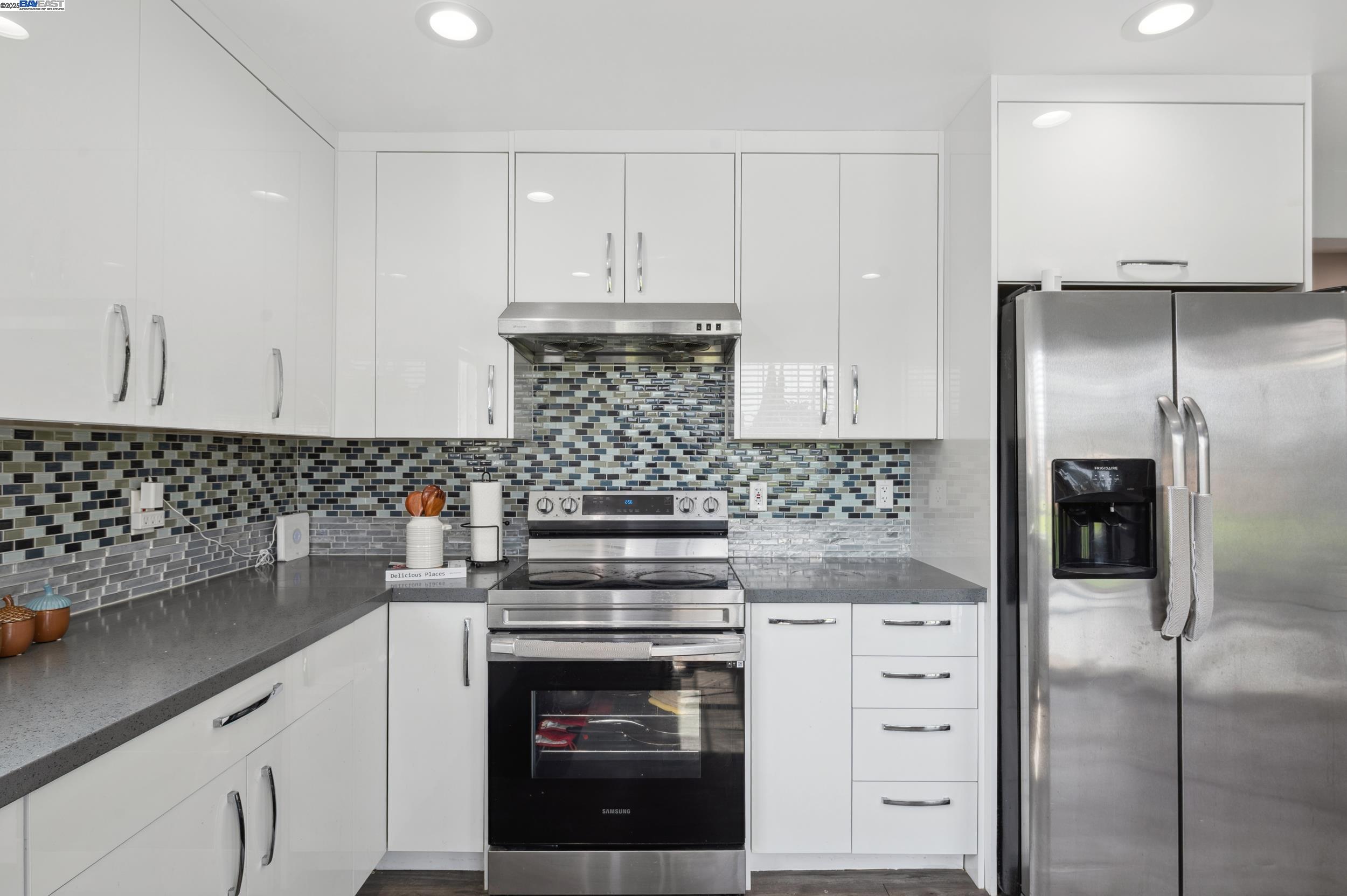 Detail Gallery Image 9 of 33 For 1300 Cirolero St, Milpitas,  CA 95035 - 3 Beds | 2 Baths