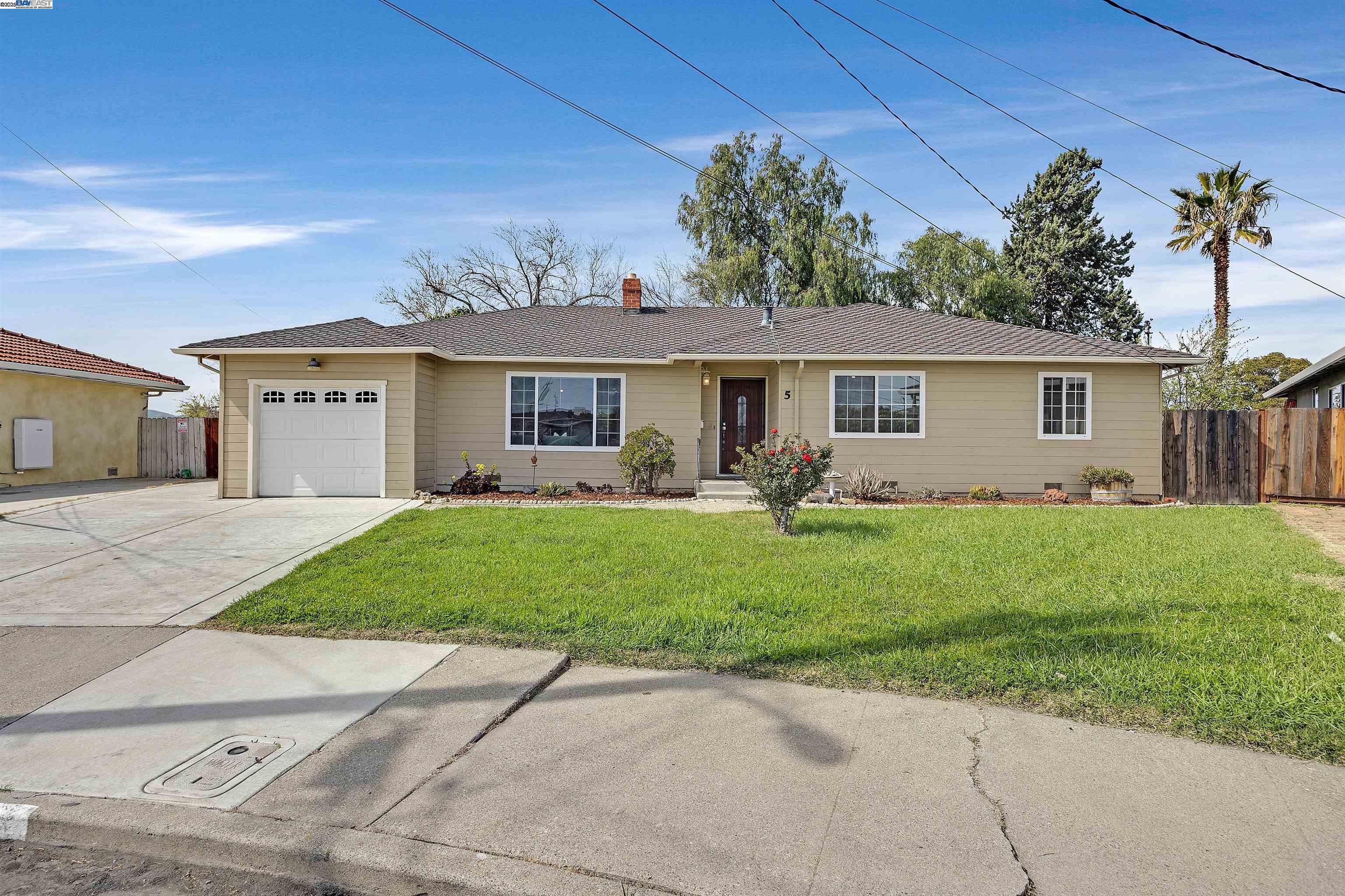 Detail Gallery Image 1 of 1 For 5 Stillwell Cir, Antioch,  CA 94509 - 5 Beds | 2 Baths