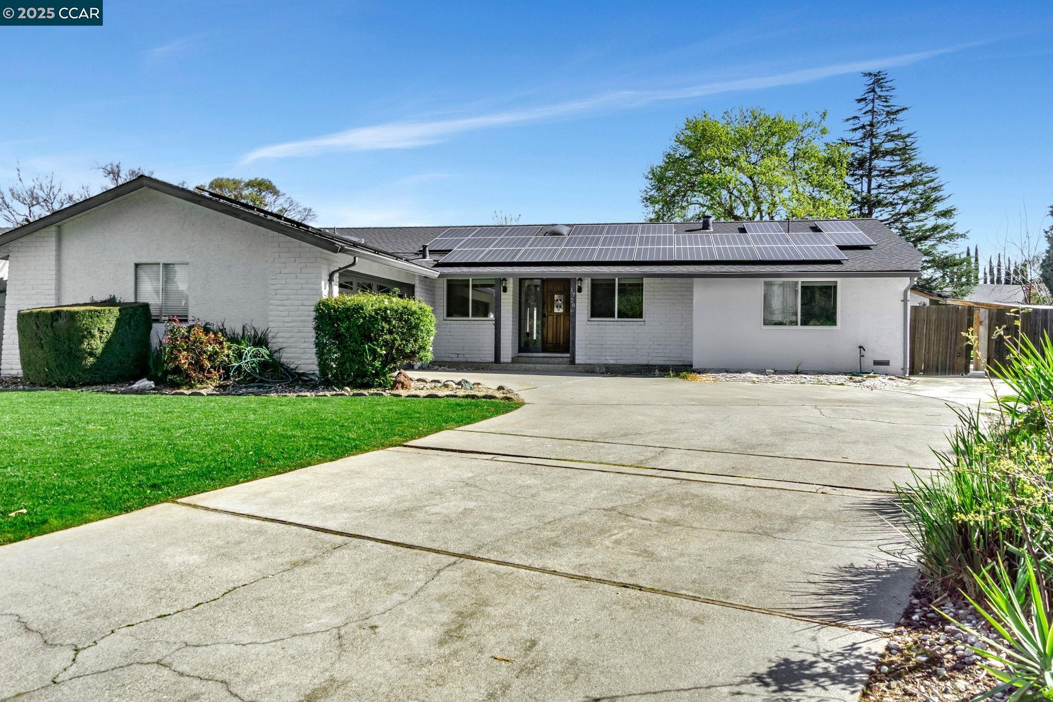 Detail Gallery Image 1 of 1 For 1728 Netto Ct, Concord,  CA 94521-2250 - 4 Beds | 3 Baths