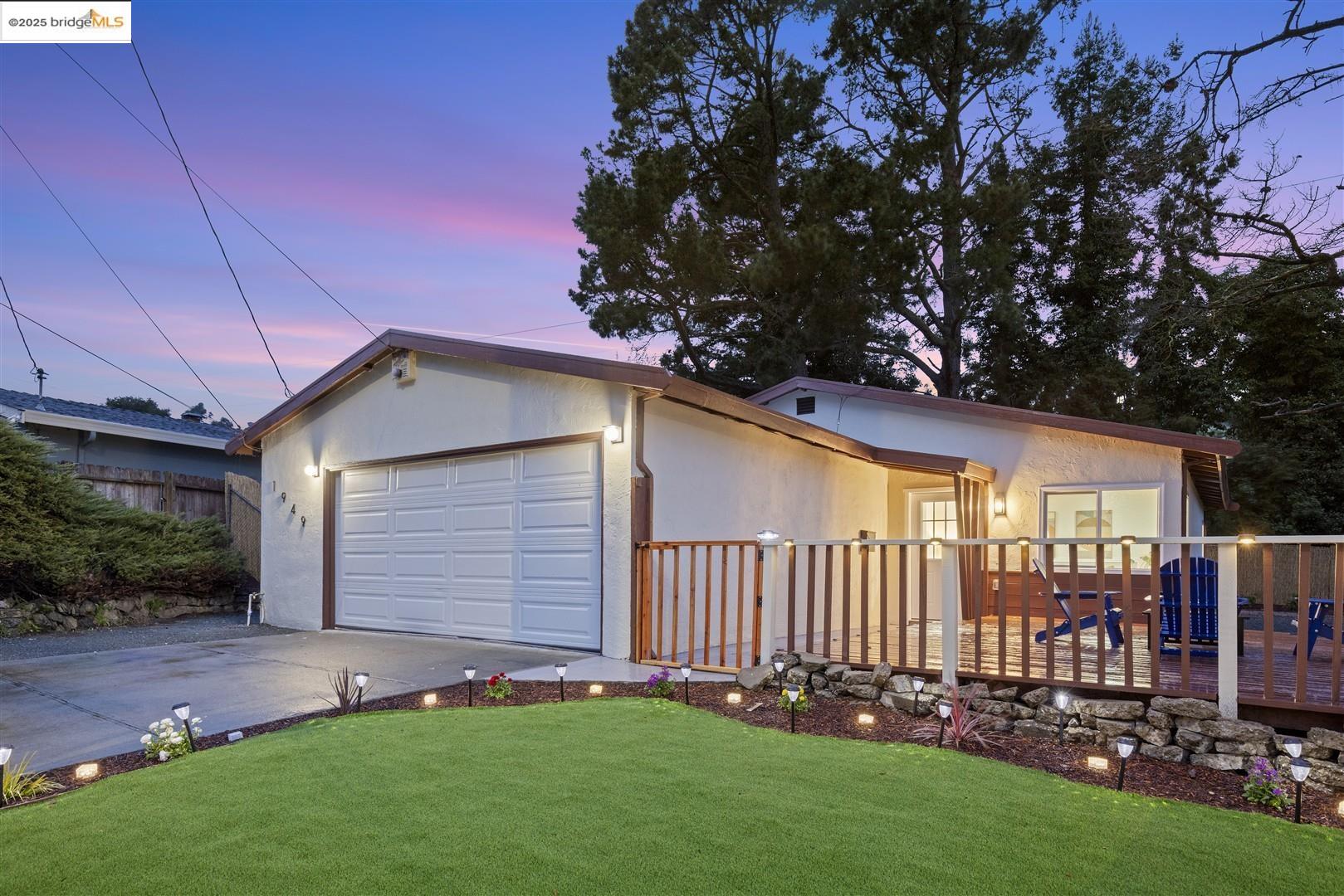 1949 Sarah Dr