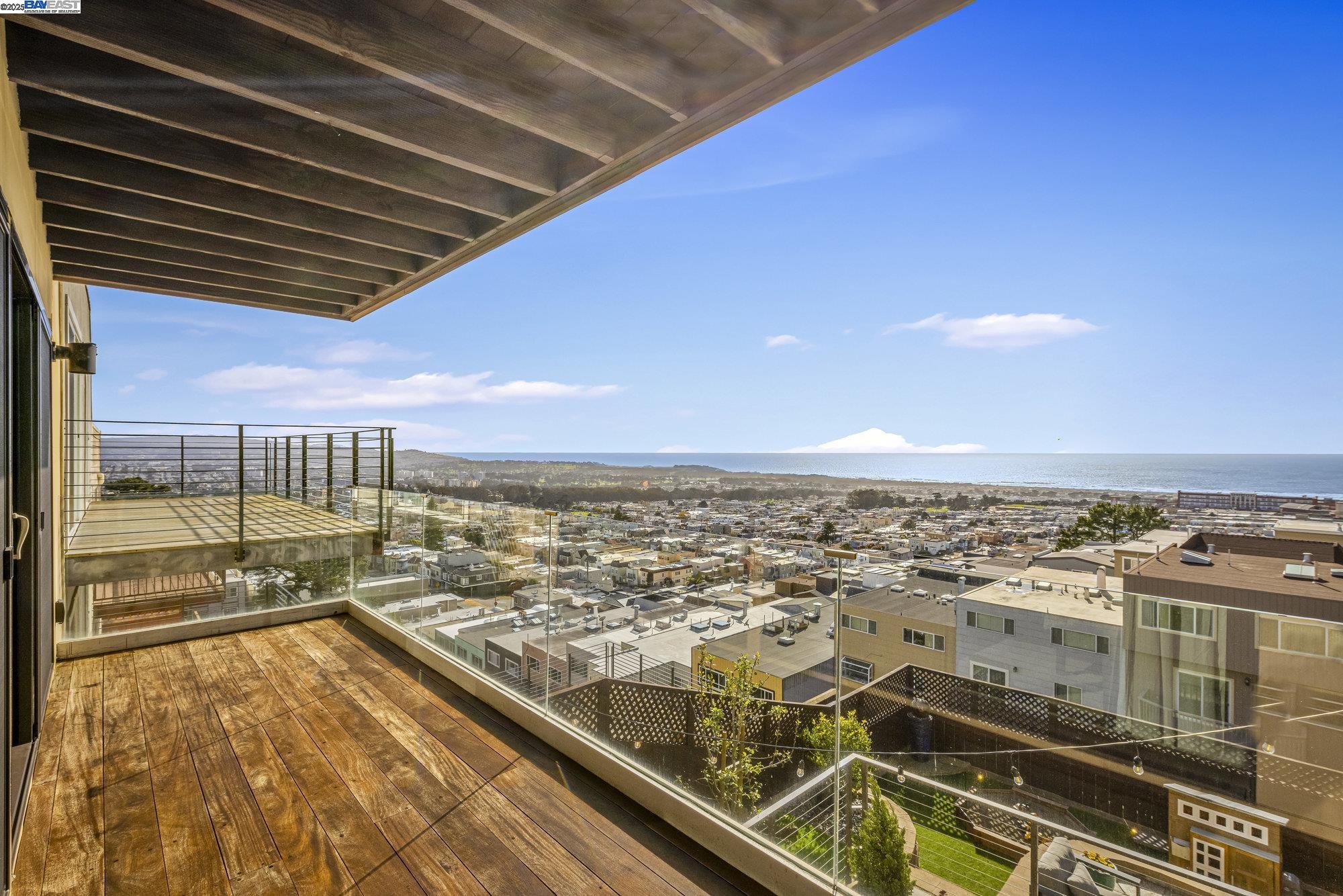 Detail Gallery Image 28 of 59 For 2123 Funston Ave, San Francisco,  CA 94116 - 4 Beds | 3/1 Baths