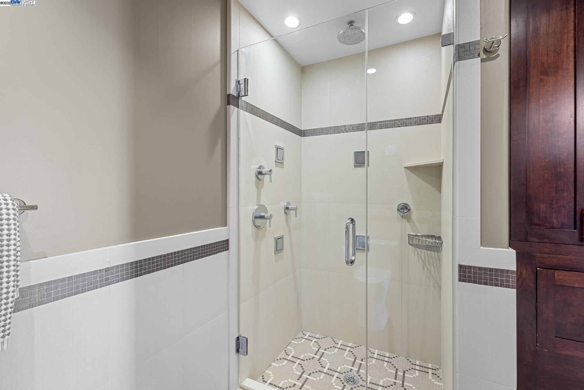 Detail Gallery Image 31 of 59 For 2123 Funston Ave, San Francisco,  CA 94116 - 4 Beds | 3/1 Baths
