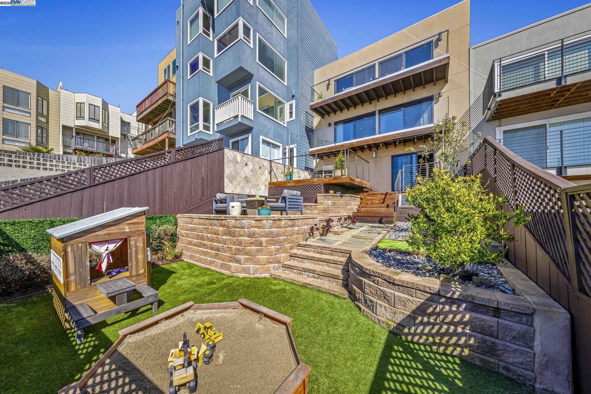 Detail Gallery Image 44 of 59 For 2123 Funston Ave, San Francisco,  CA 94116 - 4 Beds | 3/1 Baths
