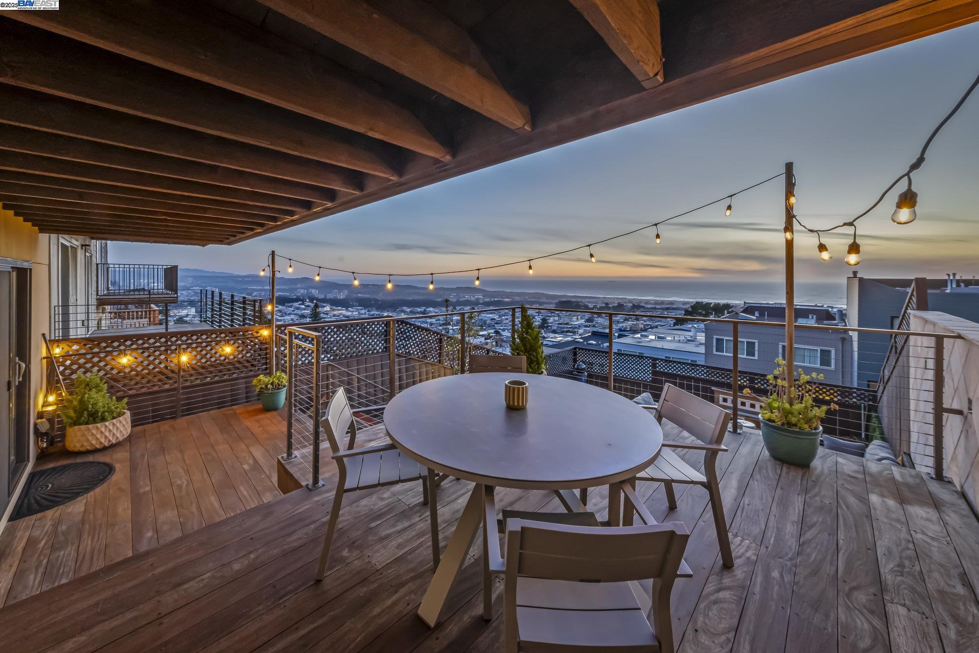 Detail Gallery Image 48 of 59 For 2123 Funston Ave, San Francisco,  CA 94116 - 4 Beds | 3/1 Baths
