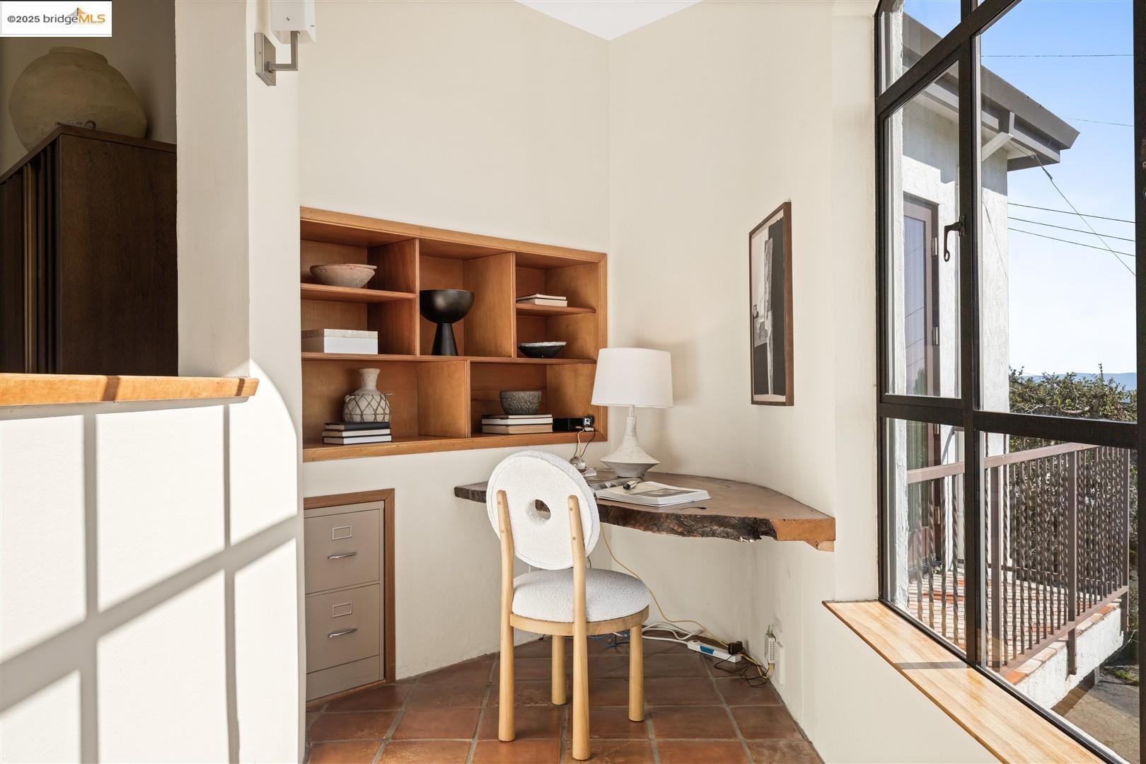 Detail Gallery Image 18 of 49 For 1061 Sterling Ave, Berkeley,  CA 94708 - 3 Beds | 2/1 Baths