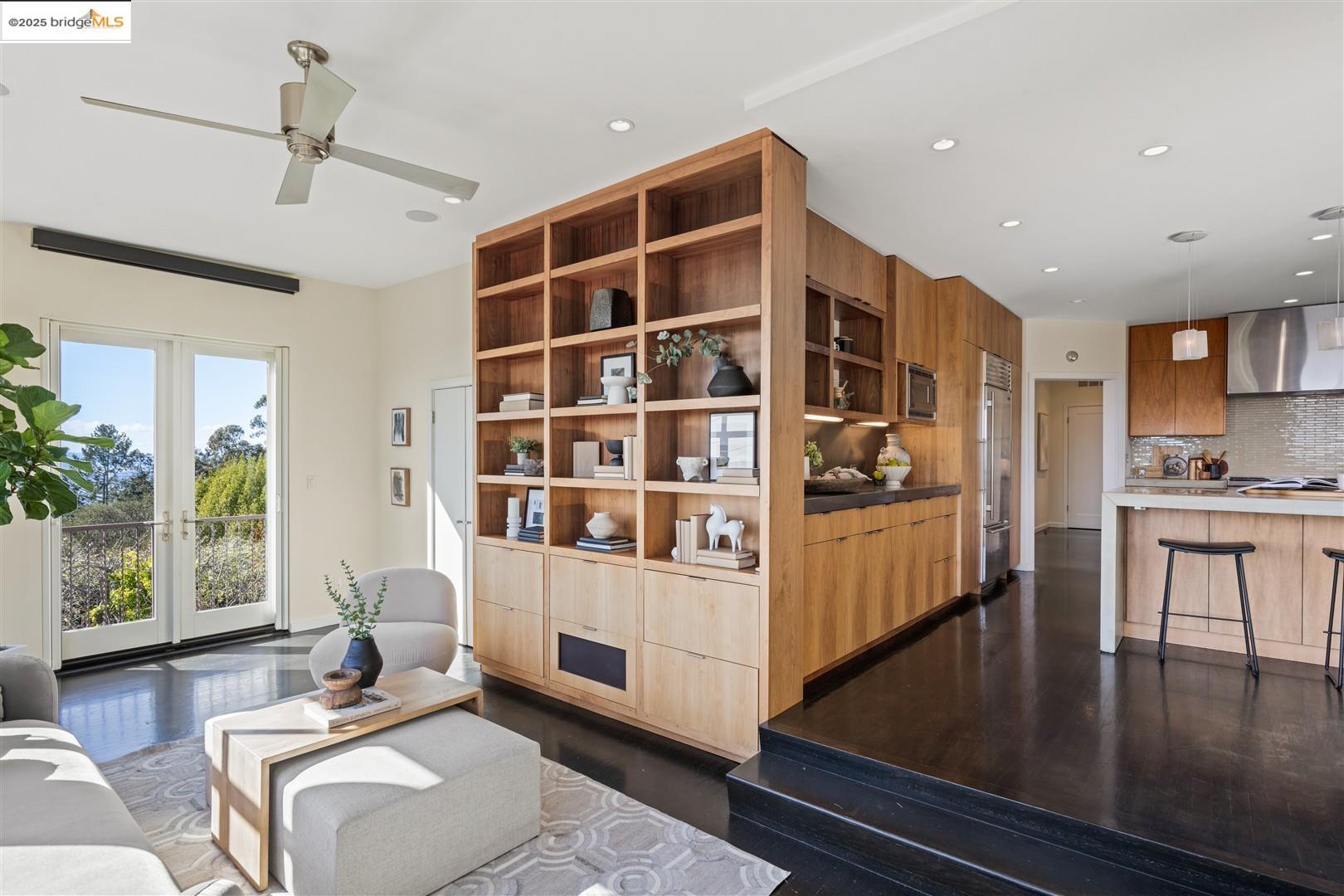 Detail Gallery Image 23 of 49 For 1061 Sterling Ave, Berkeley,  CA 94708 - 3 Beds | 2/1 Baths