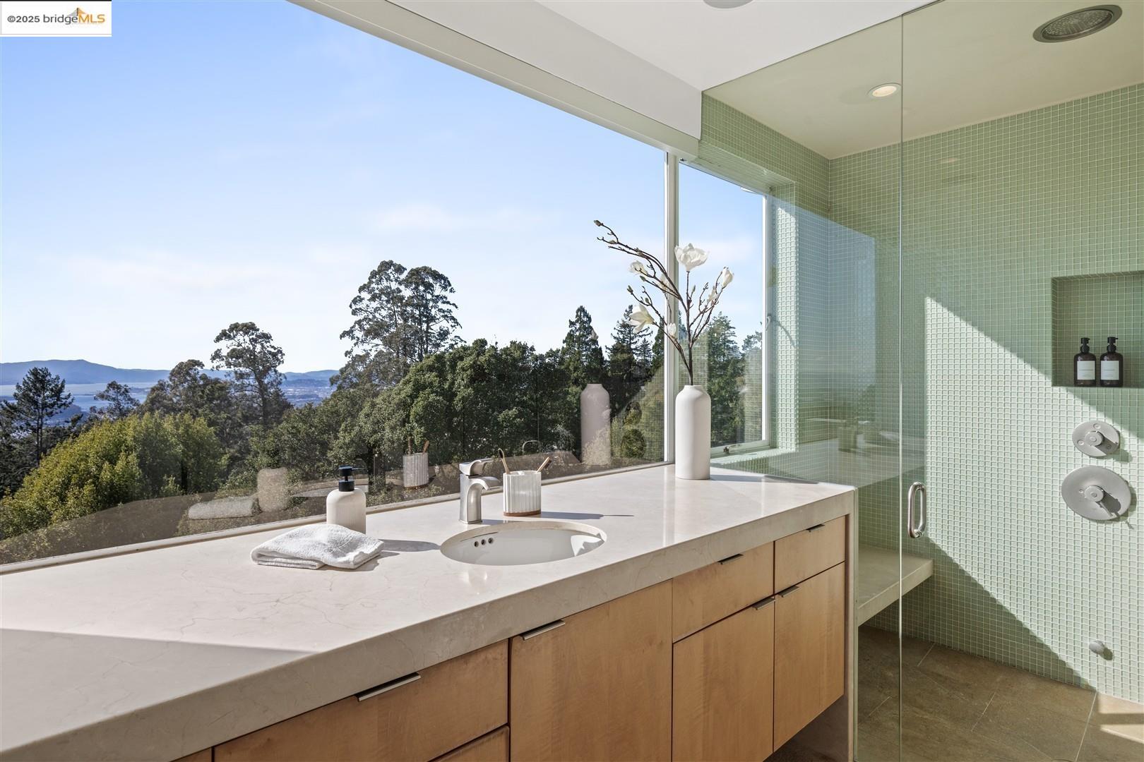 Detail Gallery Image 34 of 49 For 1061 Sterling Ave, Berkeley,  CA 94708 - 3 Beds | 2/1 Baths