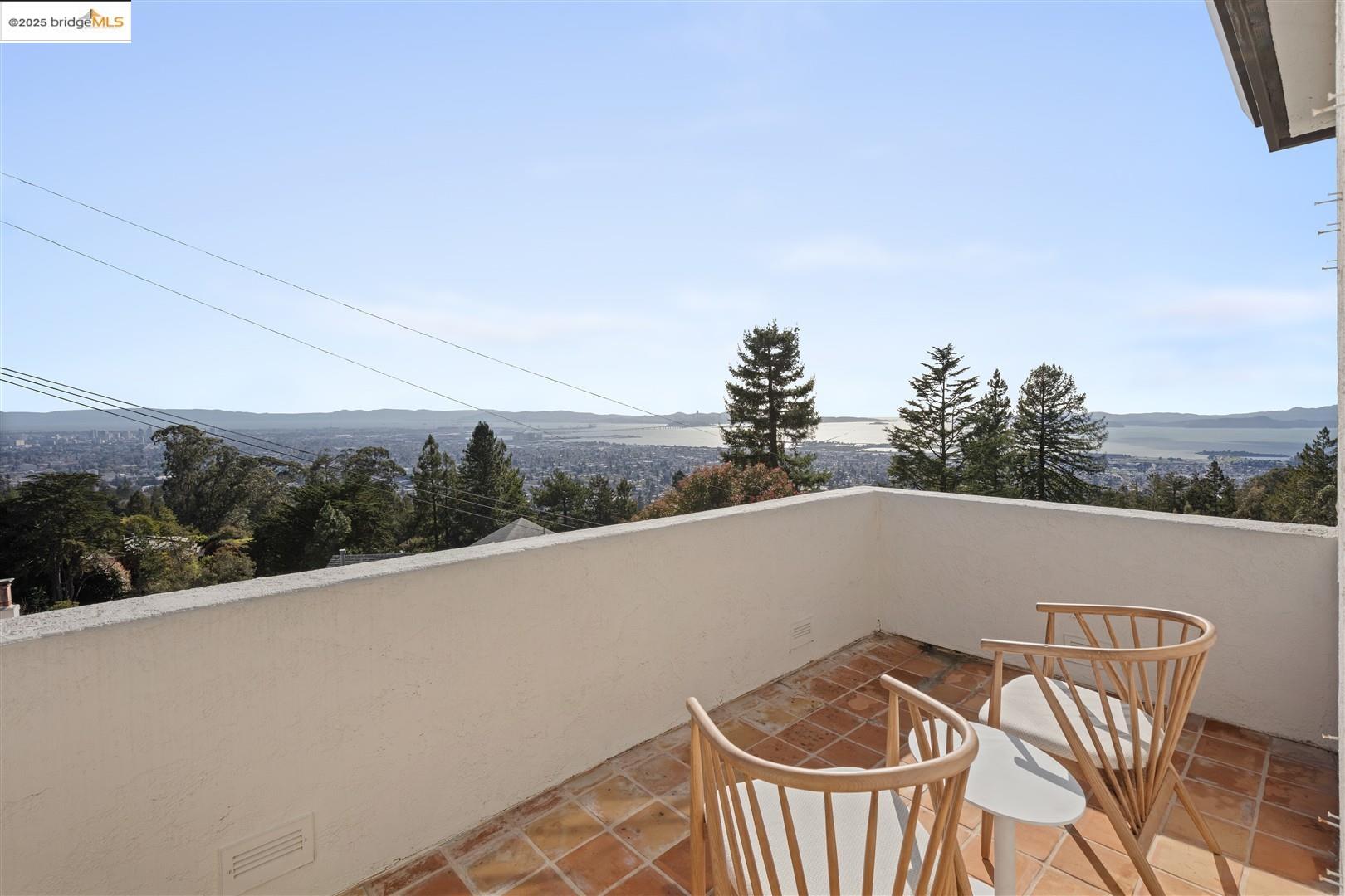 Detail Gallery Image 39 of 49 For 1061 Sterling Ave, Berkeley,  CA 94708 - 3 Beds | 2/1 Baths
