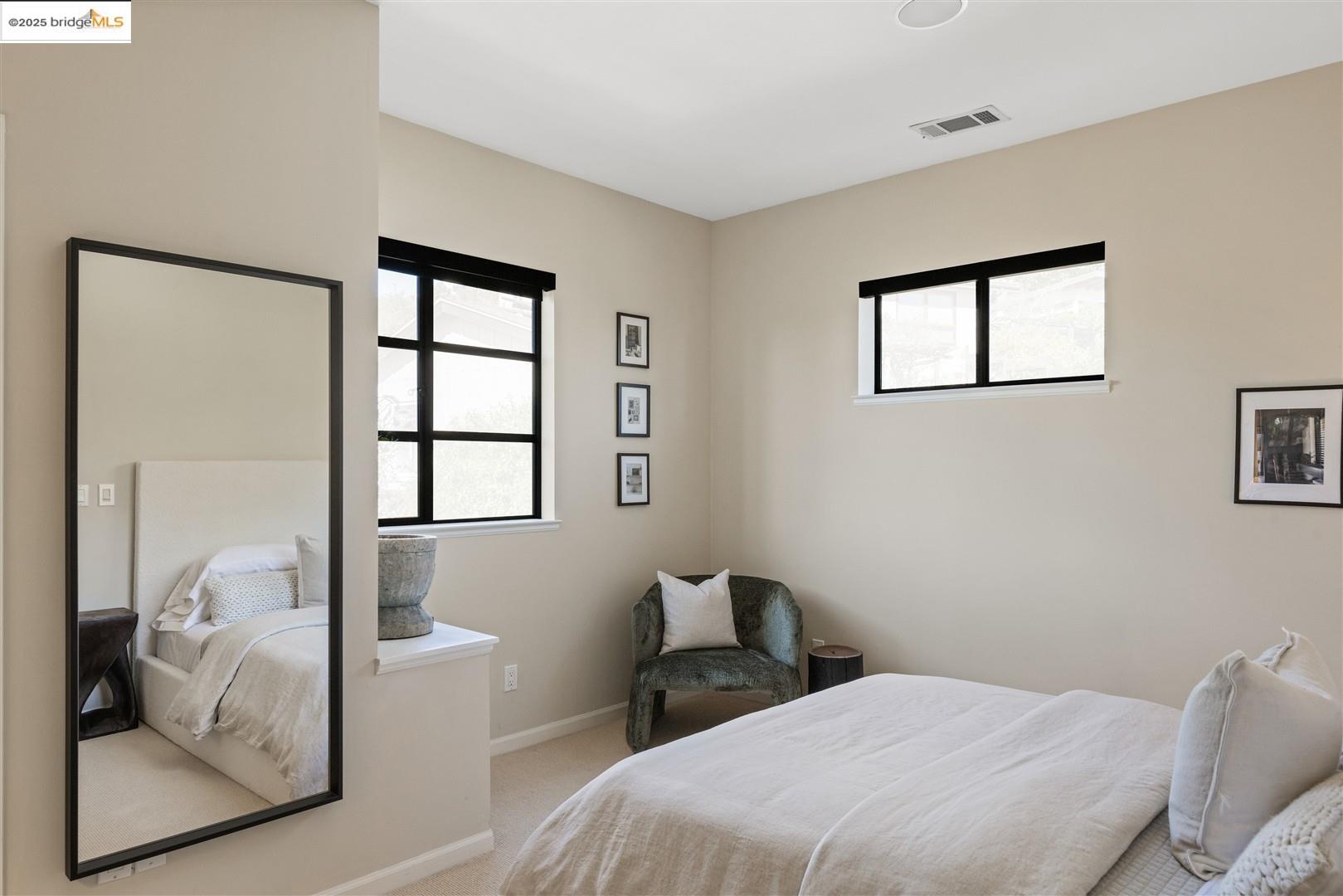 Detail Gallery Image 43 of 49 For 1061 Sterling Ave, Berkeley,  CA 94708 - 3 Beds | 2/1 Baths