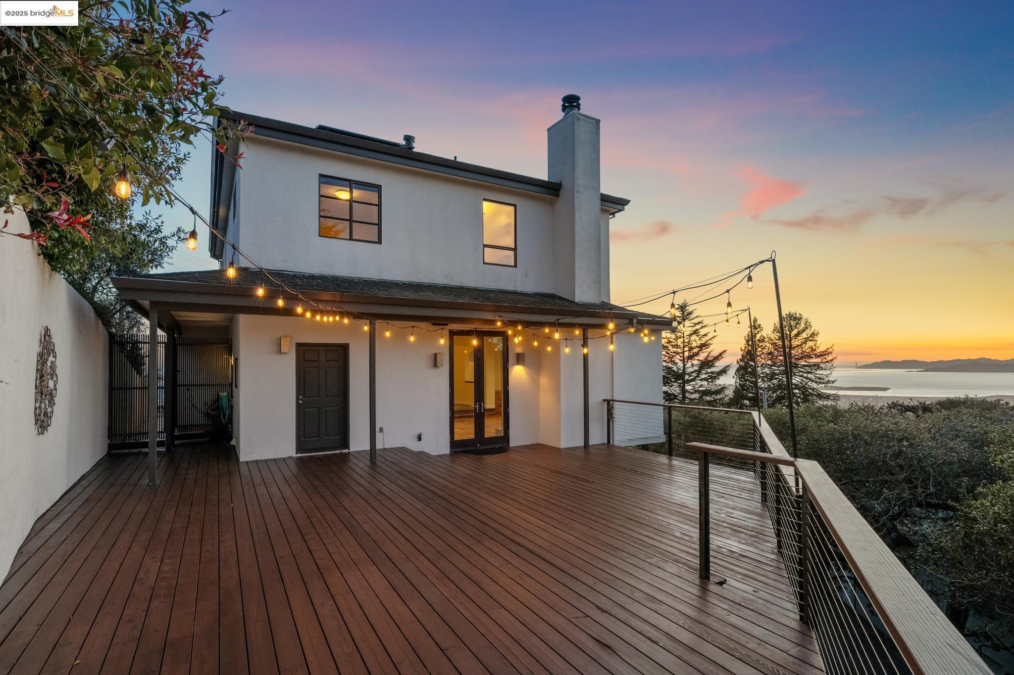 Detail Gallery Image 45 of 49 For 1061 Sterling Ave, Berkeley,  CA 94708 - 3 Beds | 2/1 Baths