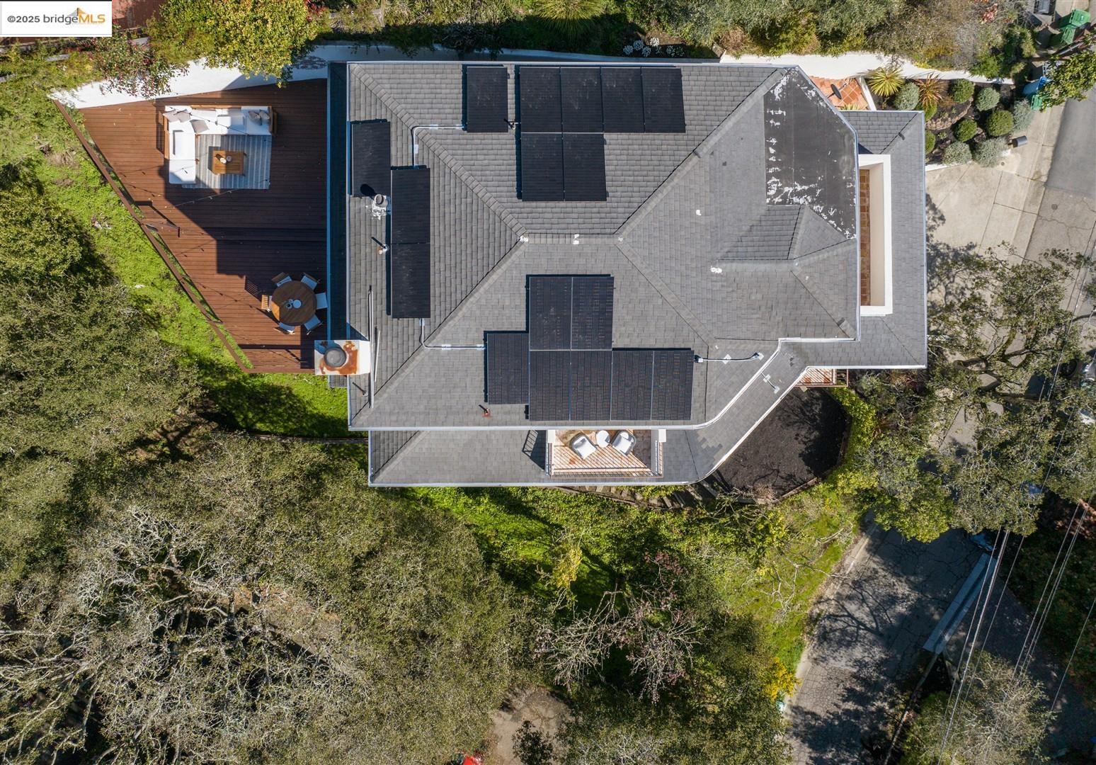 Detail Gallery Image 49 of 49 For 1061 Sterling Ave, Berkeley,  CA 94708 - 3 Beds | 2/1 Baths
